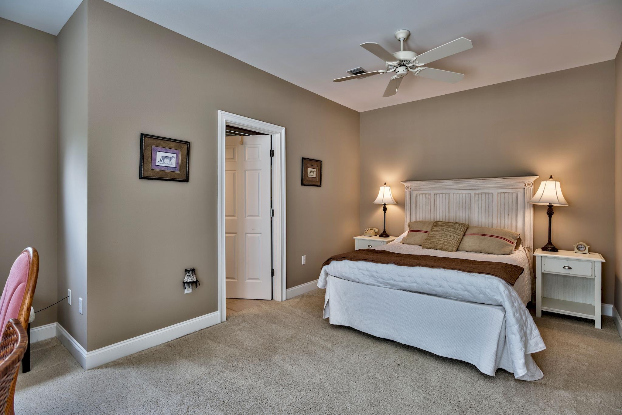 FAIRWAY VILLAS - Residential