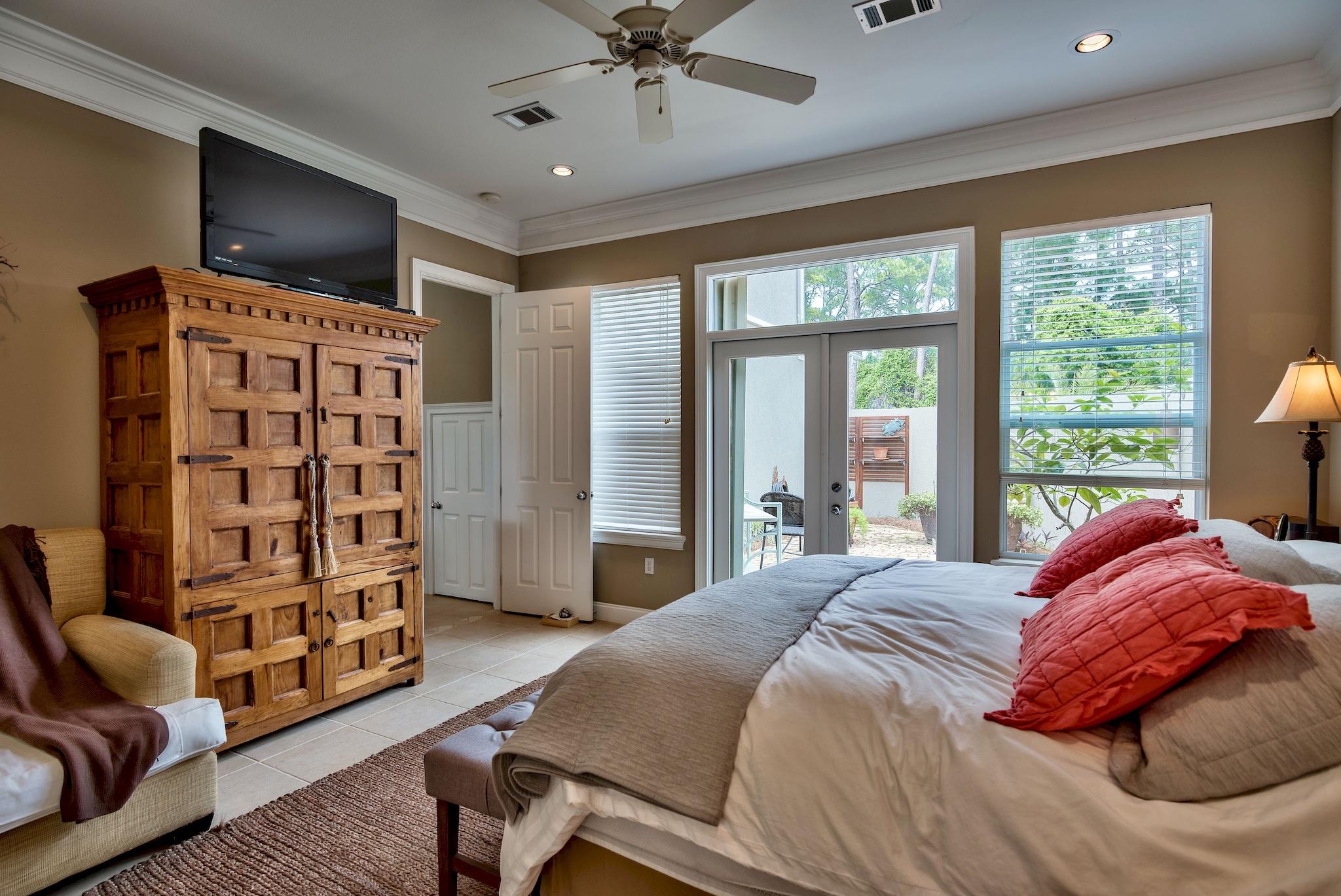 FAIRWAY VILLAS - Residential