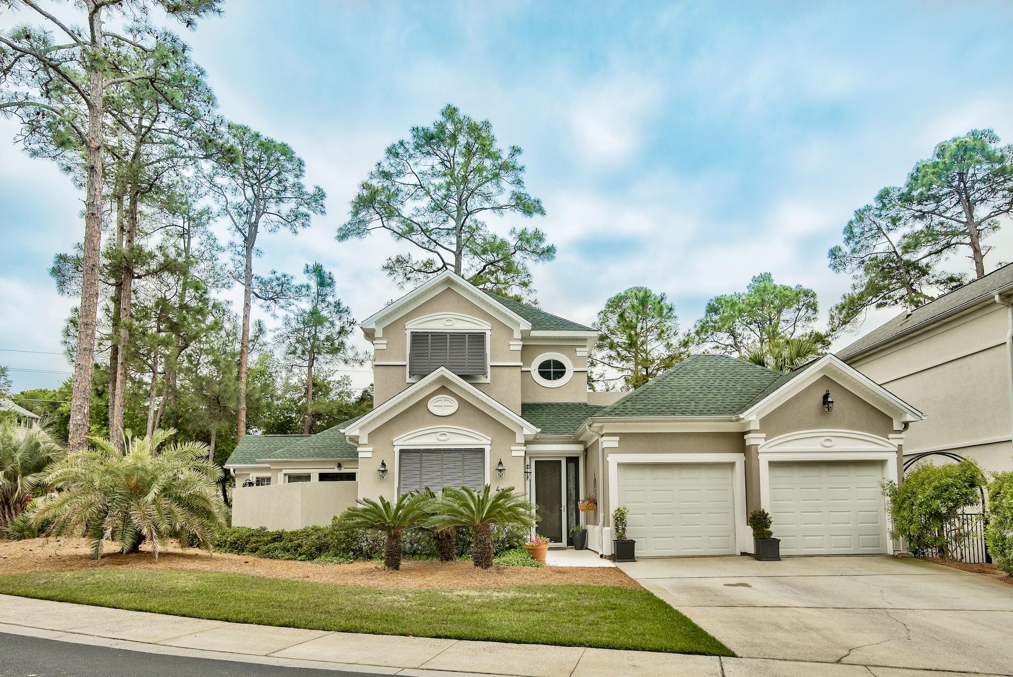 FAIRWAY VILLAS - Residential