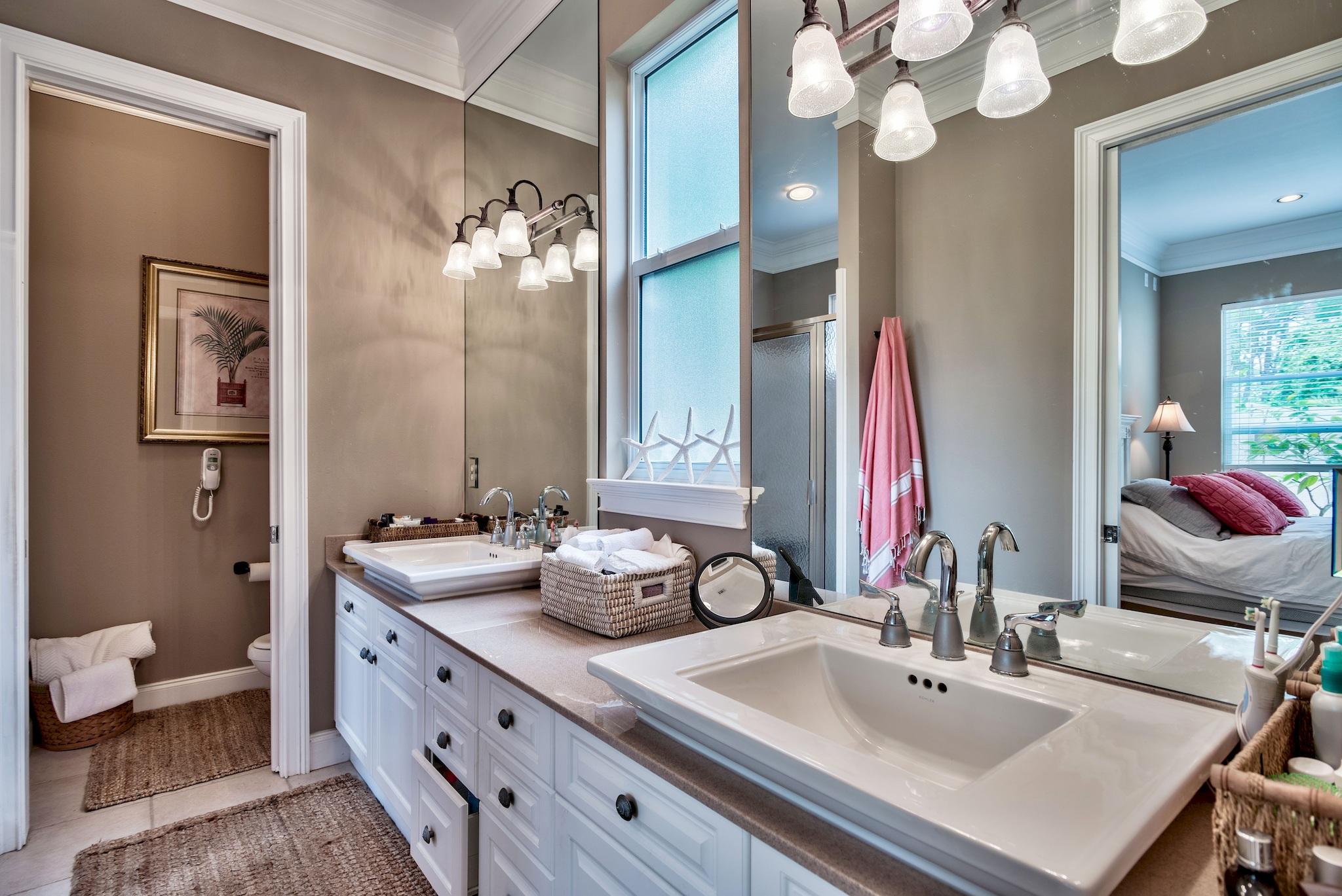 FAIRWAY VILLAS - Residential