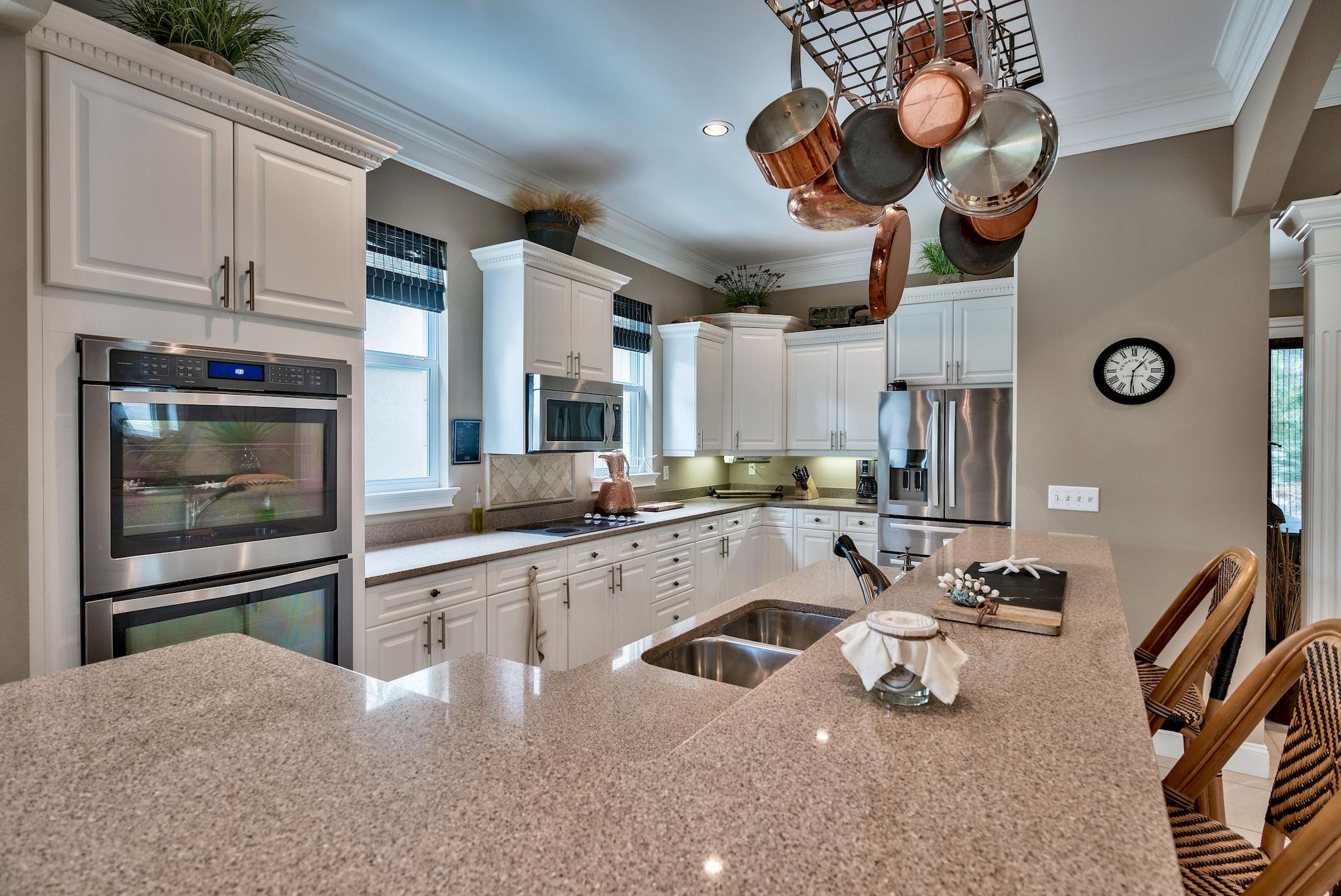 FAIRWAY VILLAS - Residential