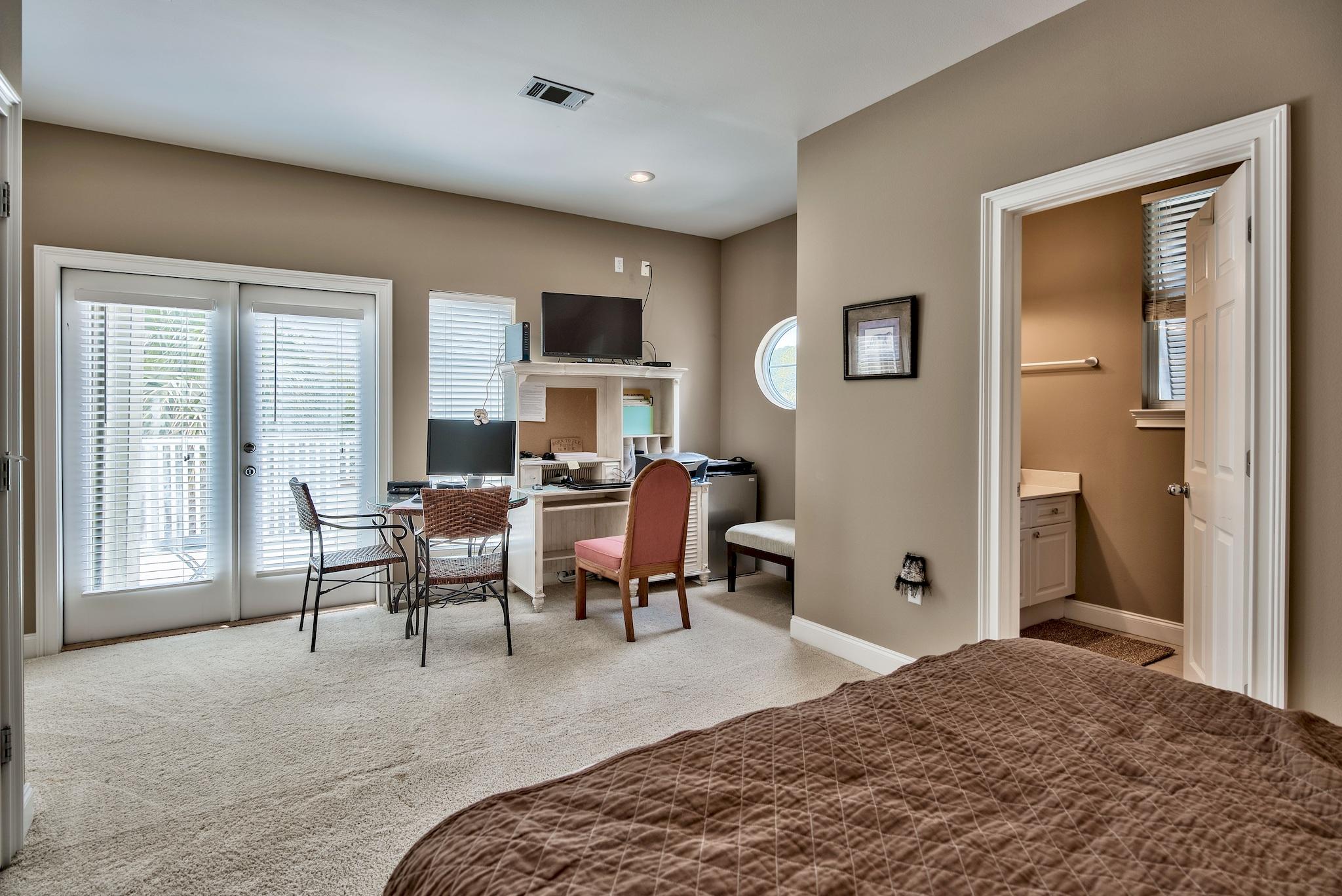 FAIRWAY VILLAS - Residential