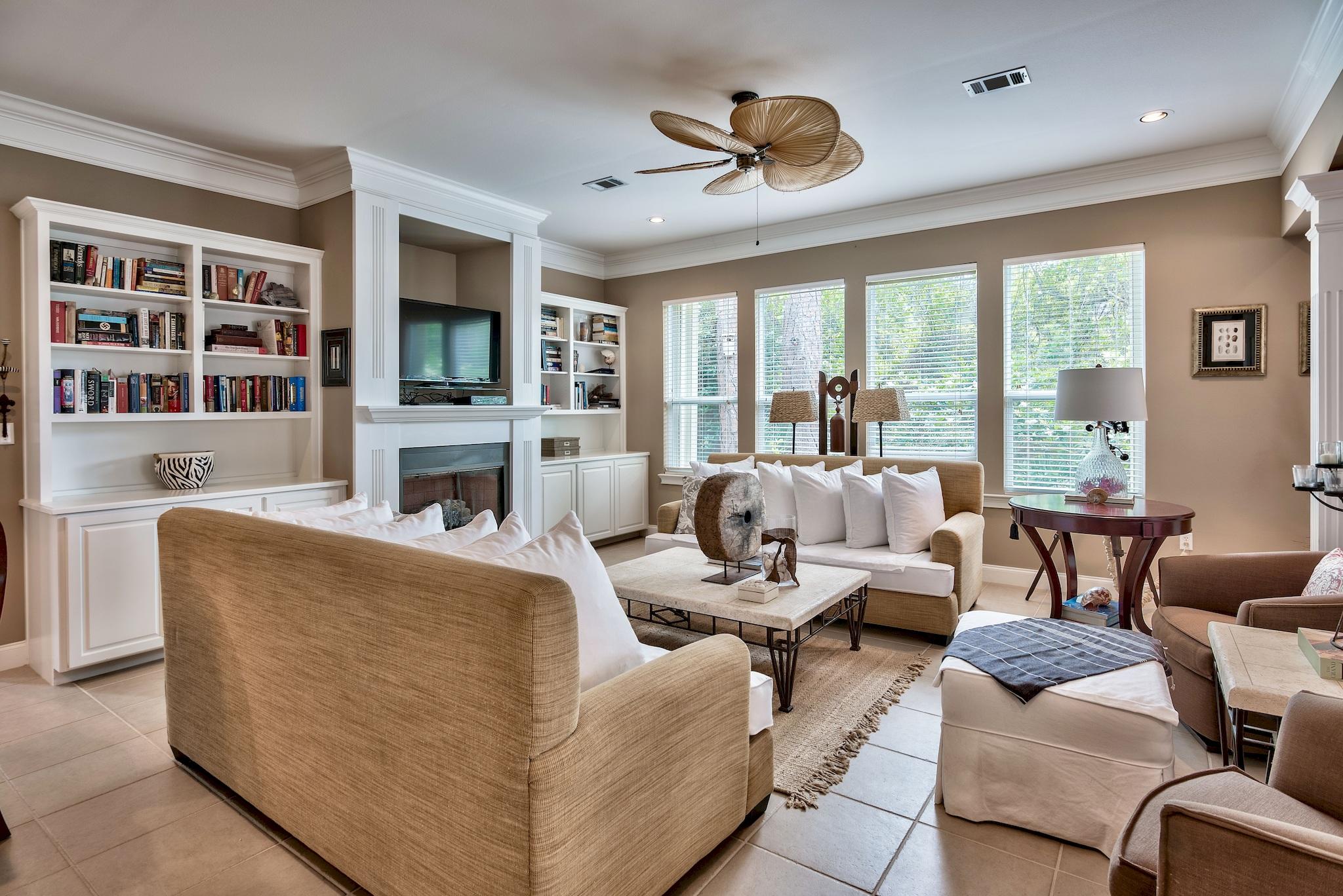 FAIRWAY VILLAS - Residential