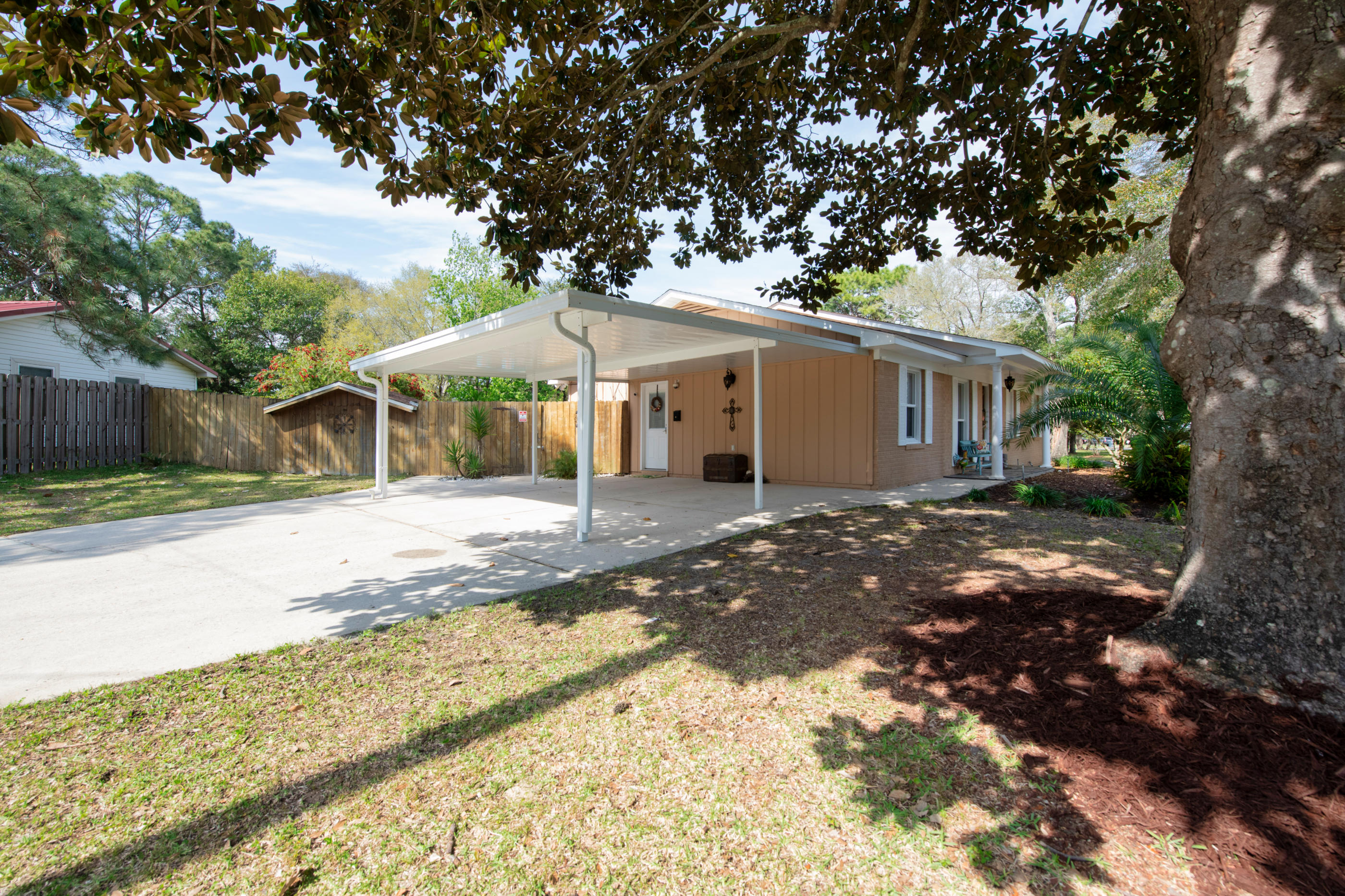 Santa Markella - Residential