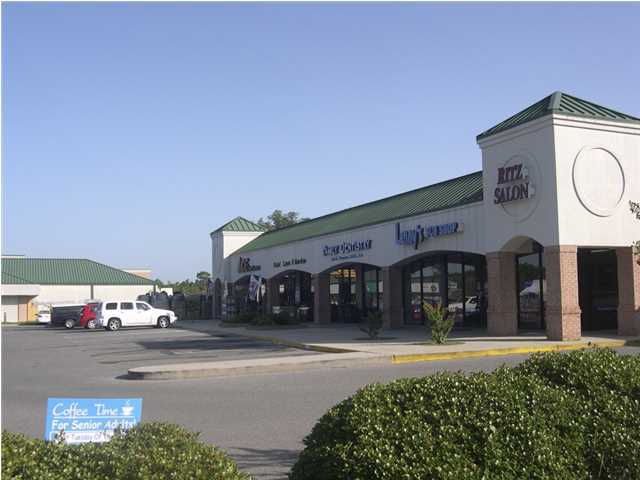 GREAT INVESTMENT OPPORTUNITY BEST SUITED FOR AN 8.7% CAP INVESTOR OR AN OWNER OCCUPIER INVESTMENT MODEL!!! The Bluewater Bay Commercial Center is located in the highly sought after area of Bluewater Bay. In addition to several national and regionally based anchor tenants, a grocery chain, and out parcels consisting of Banks, Medical Offices, and Drug Stores.