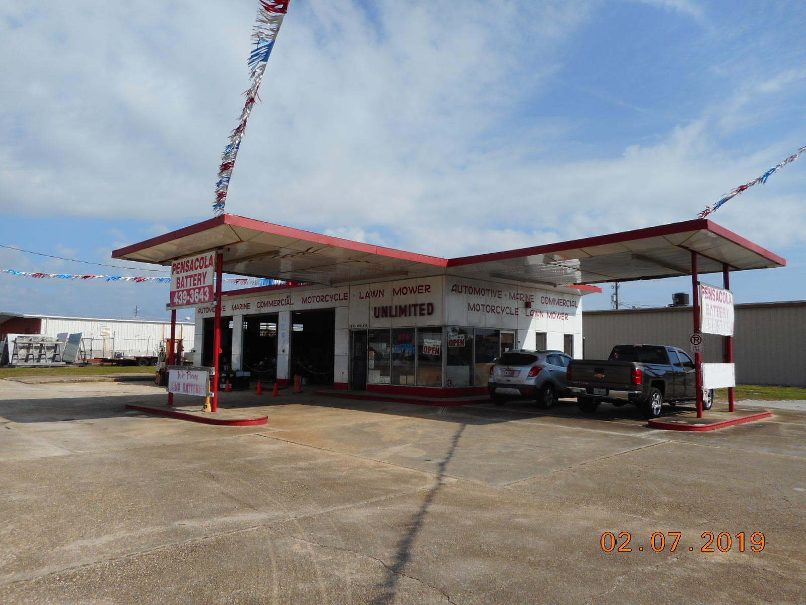 PRIME stand alone commercial property available for sale! Hard corner parcel sees over 50,400 CPD with 37,000 CPD on Fairfield and 13,400 CPD on Palafox. Superior access with driveways on both Palafox and Fairfield.