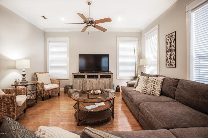 SUMMER'S EDGE - Residential