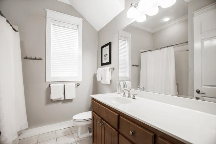 SUMMER'S EDGE - Residential