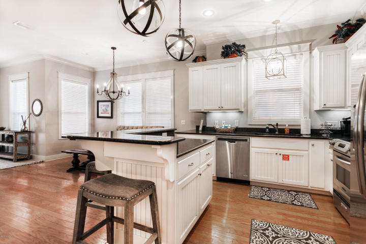 SUMMER'S EDGE - Residential