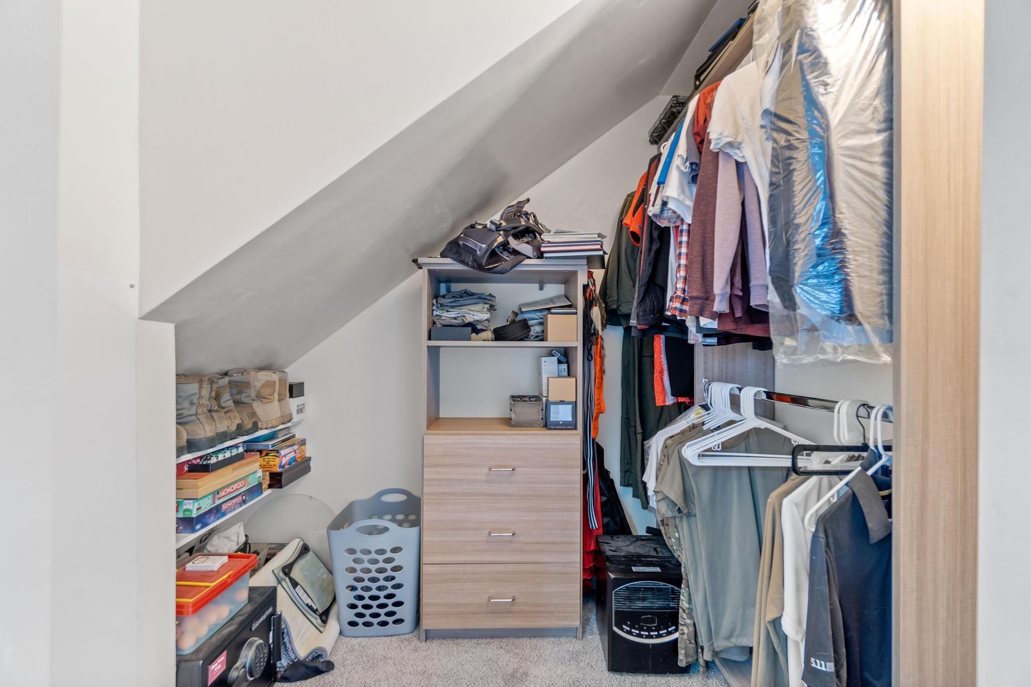 HOLLYROD PARK - Residential