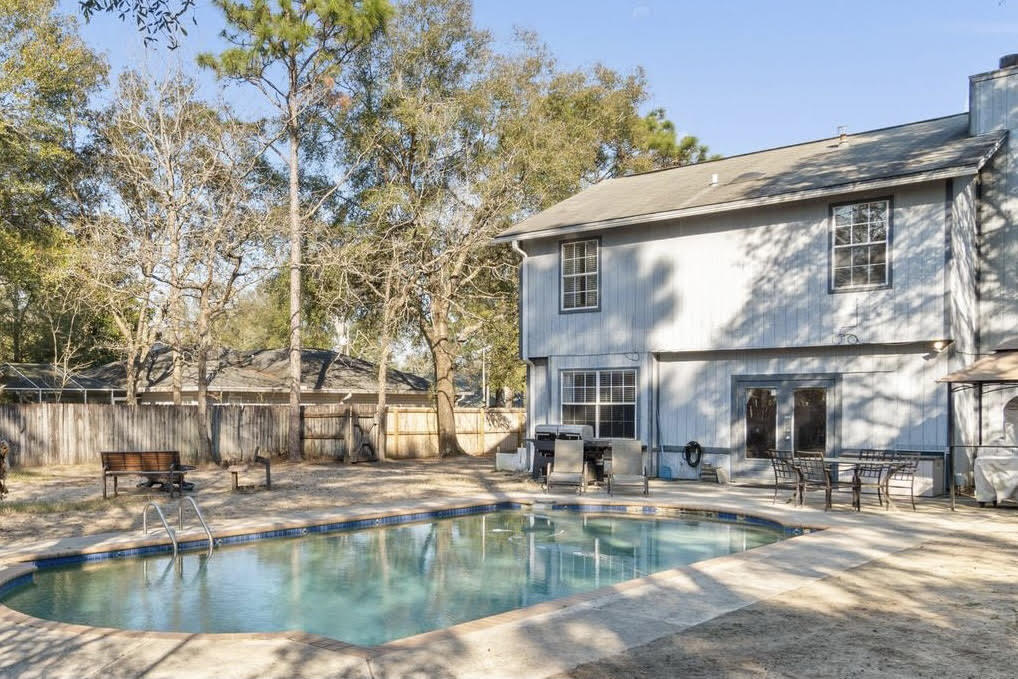 HOLLYROD PARK - Residential