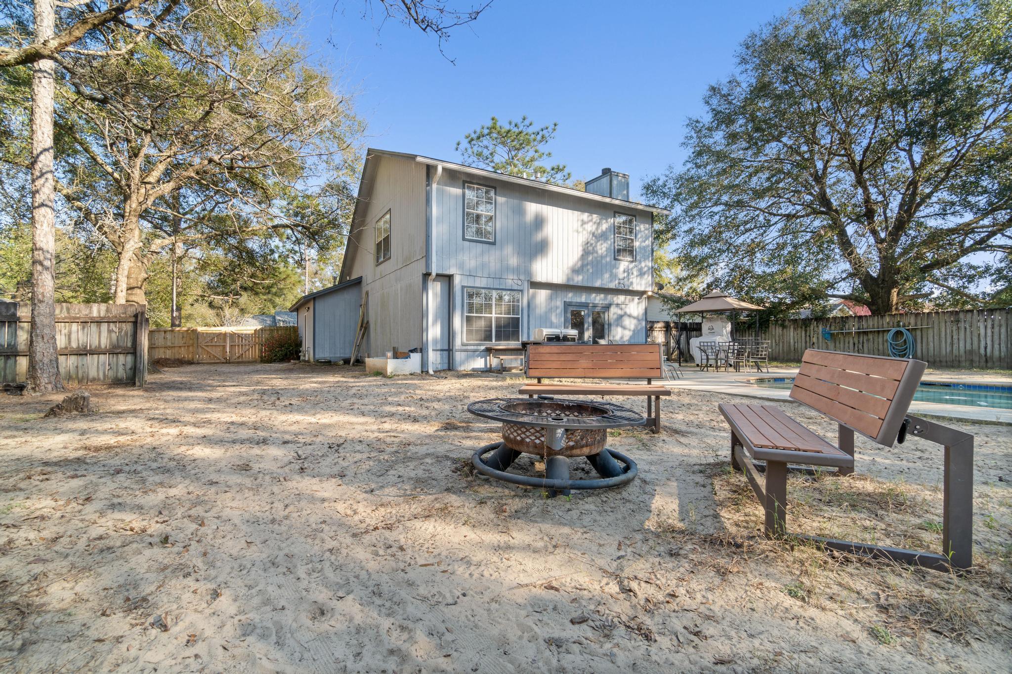 HOLLYROD PARK - Residential