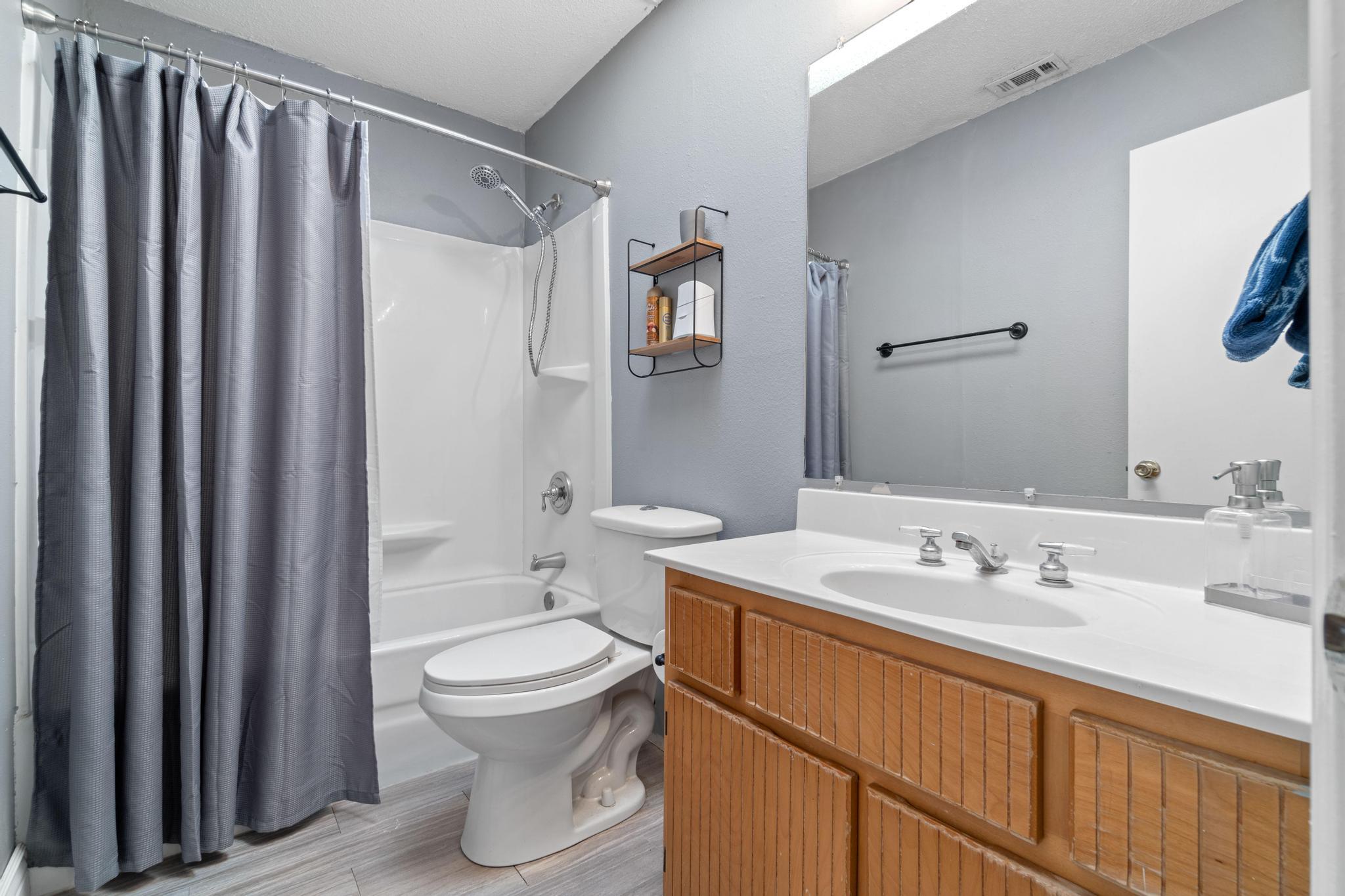 HOLLYROD PARK - Residential