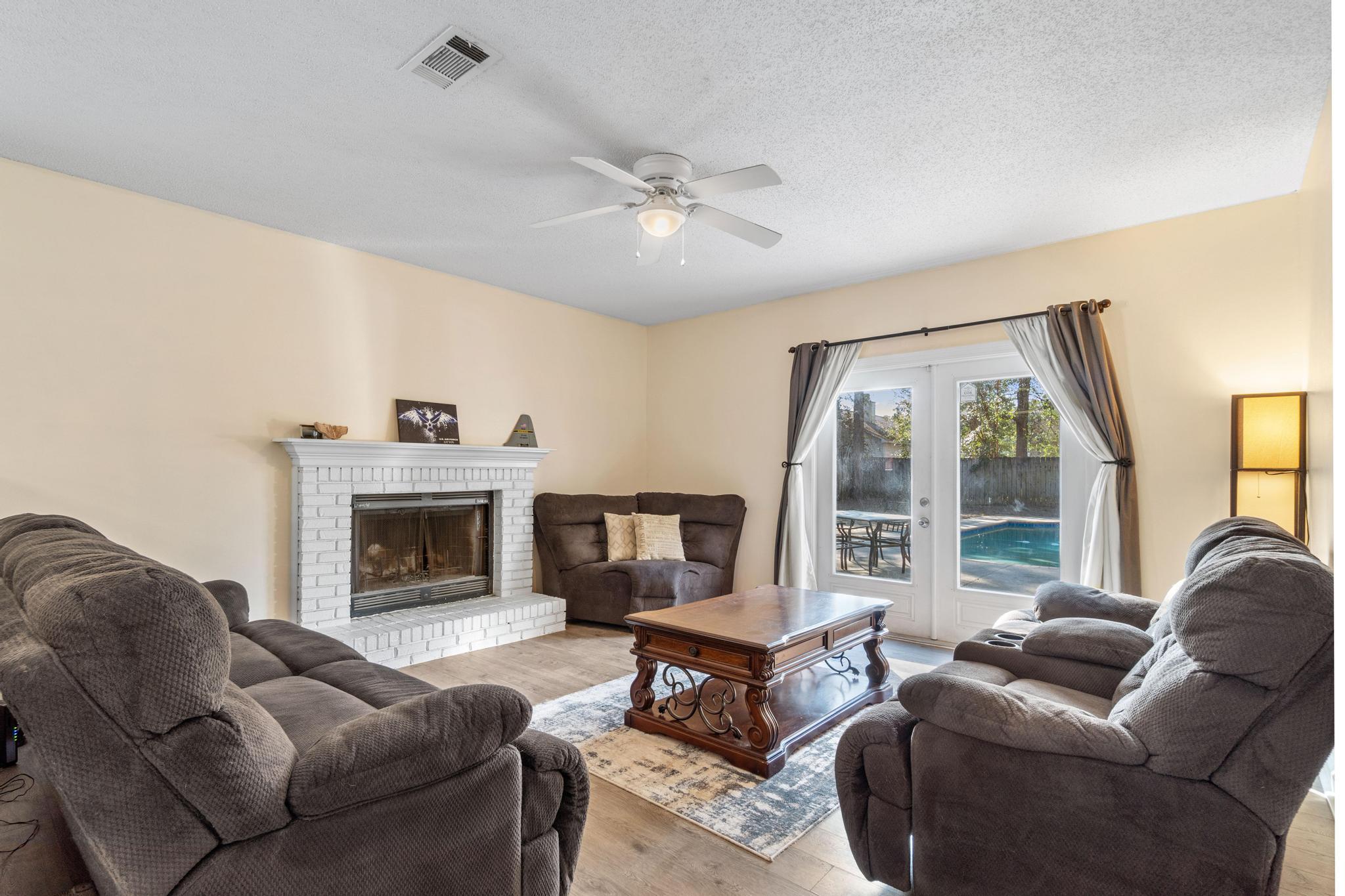 HOLLYROD PARK - Residential