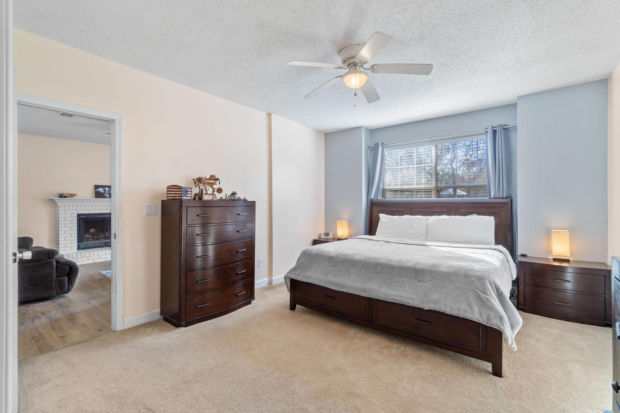 HOLLYROD PARK - Residential