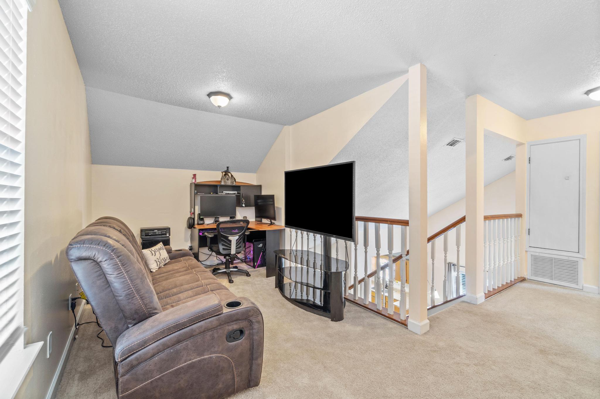 HOLLYROD PARK - Residential