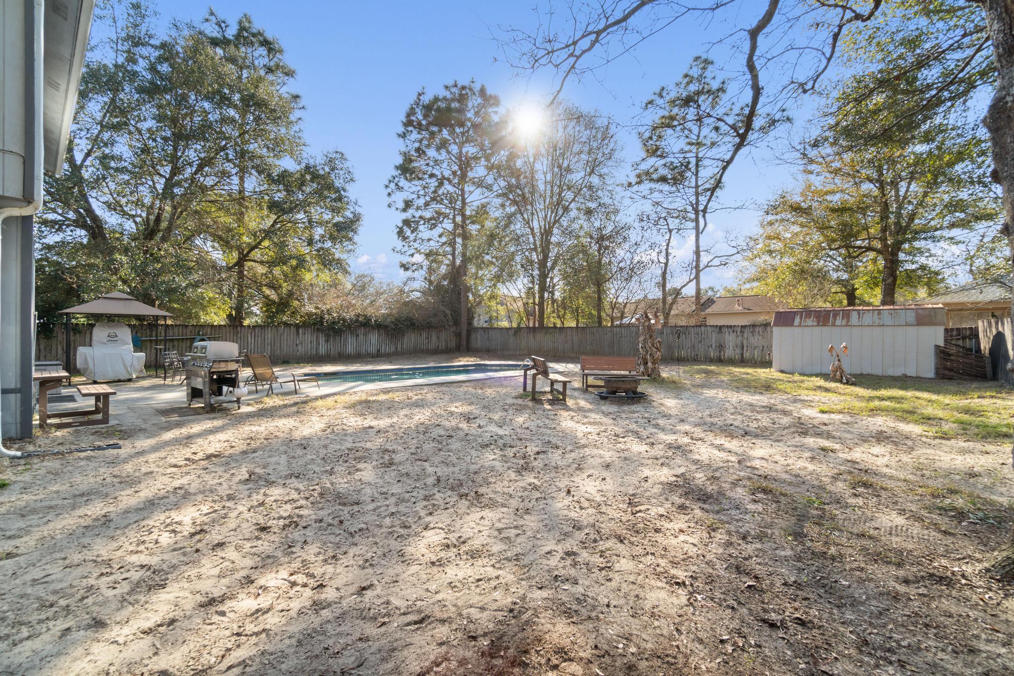 HOLLYROD PARK - Residential