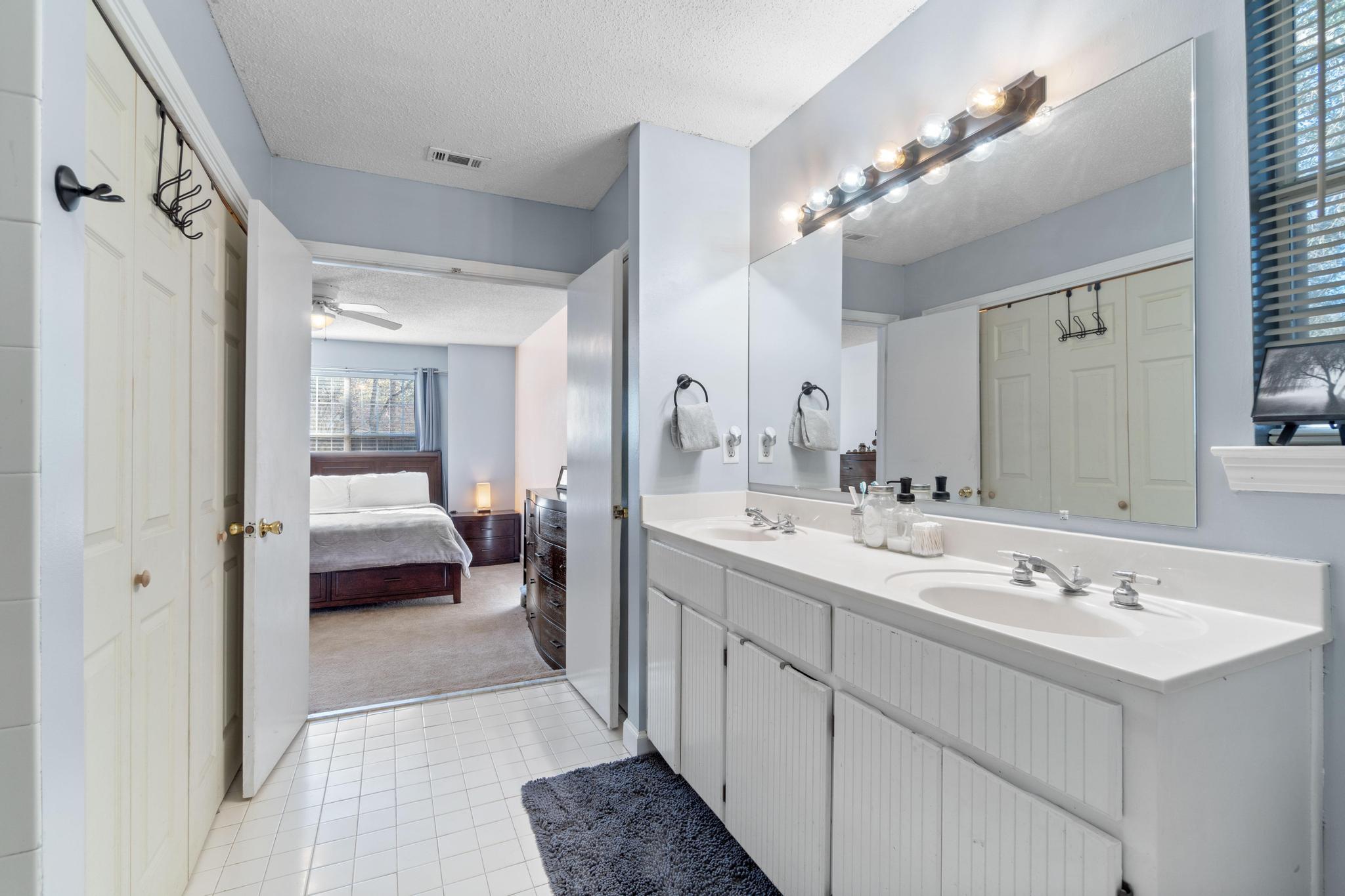 HOLLYROD PARK - Residential