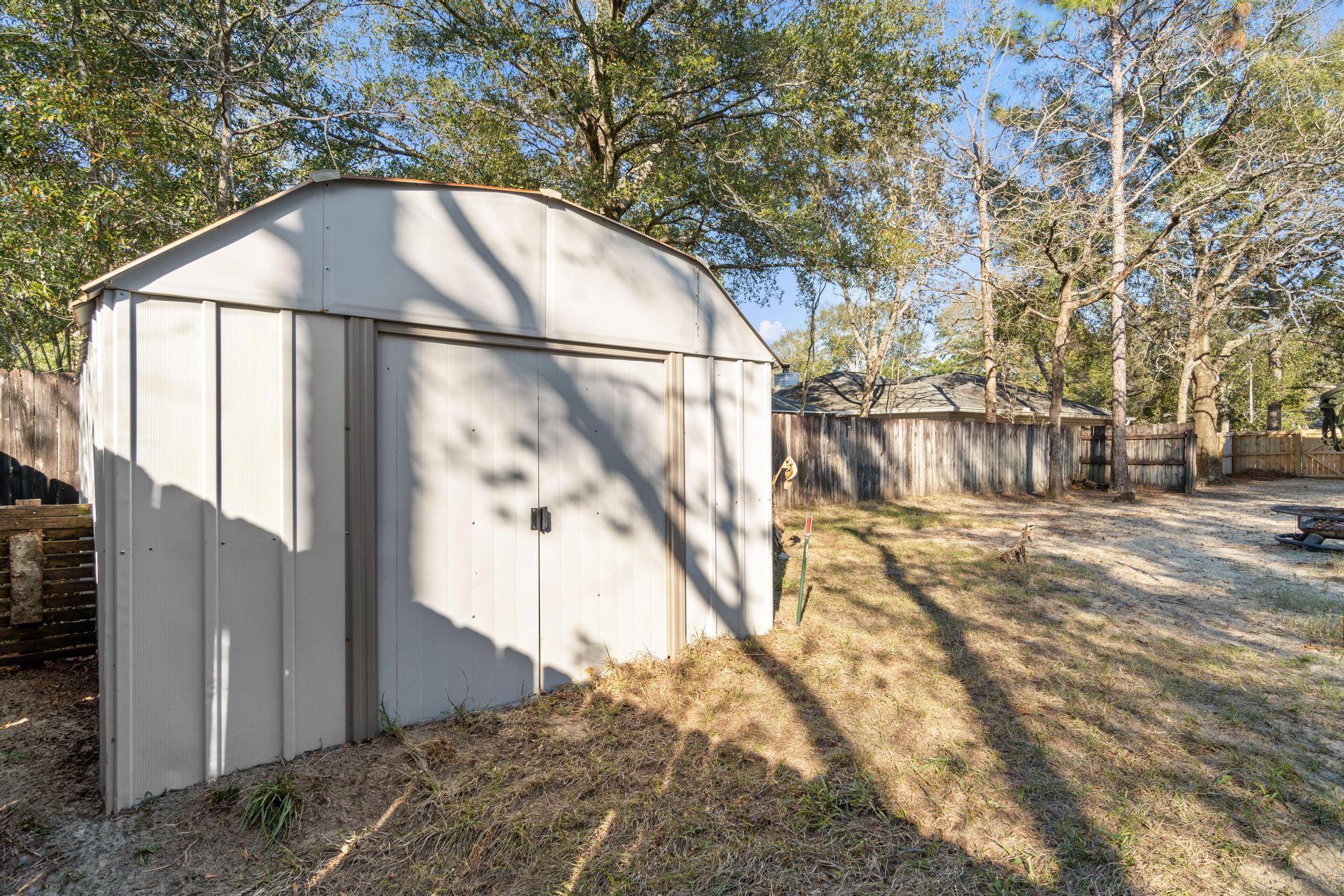 HOLLYROD PARK - Residential