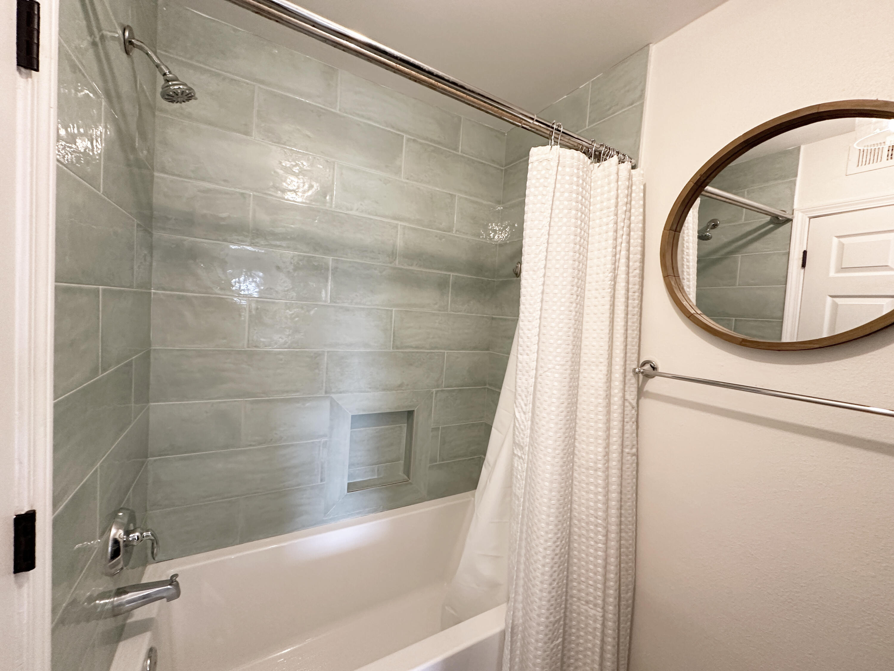 MARAVILLA CONDO 2 - Residential