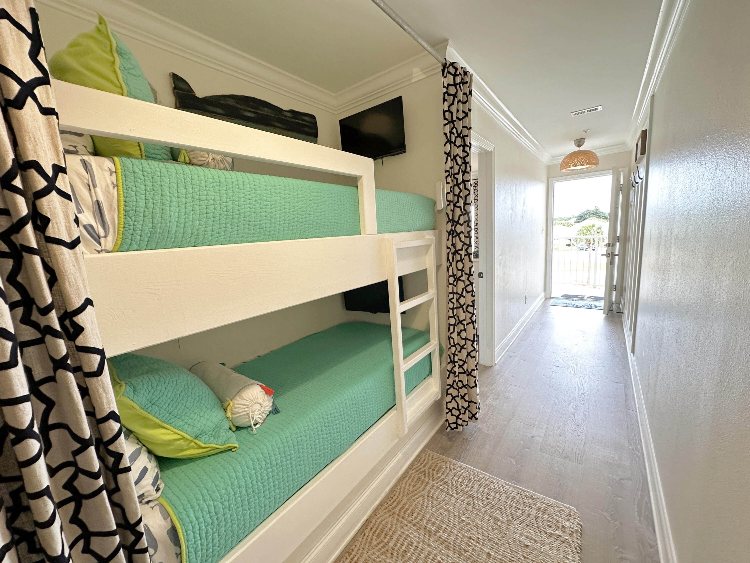 MARAVILLA CONDO 2 - Residential