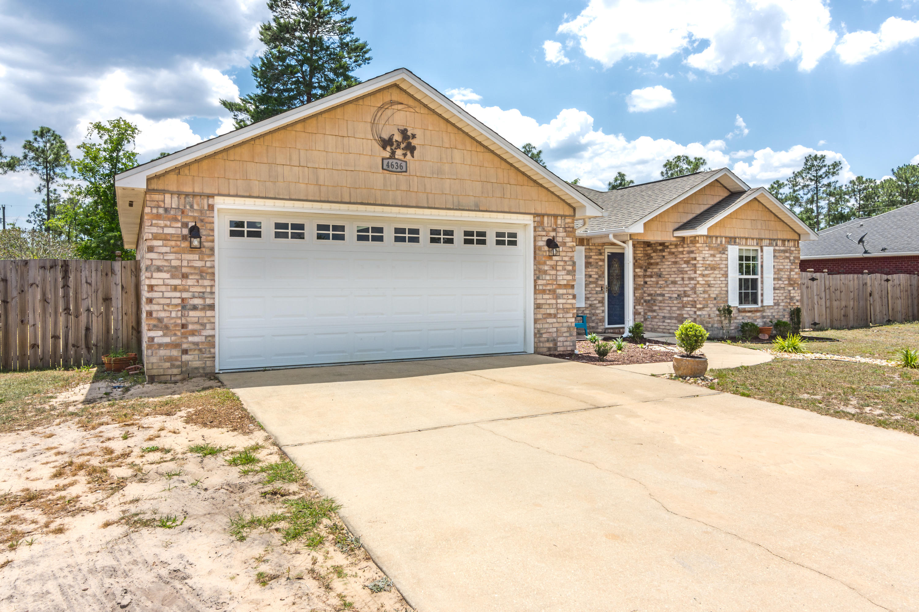 THE PINES - Residential