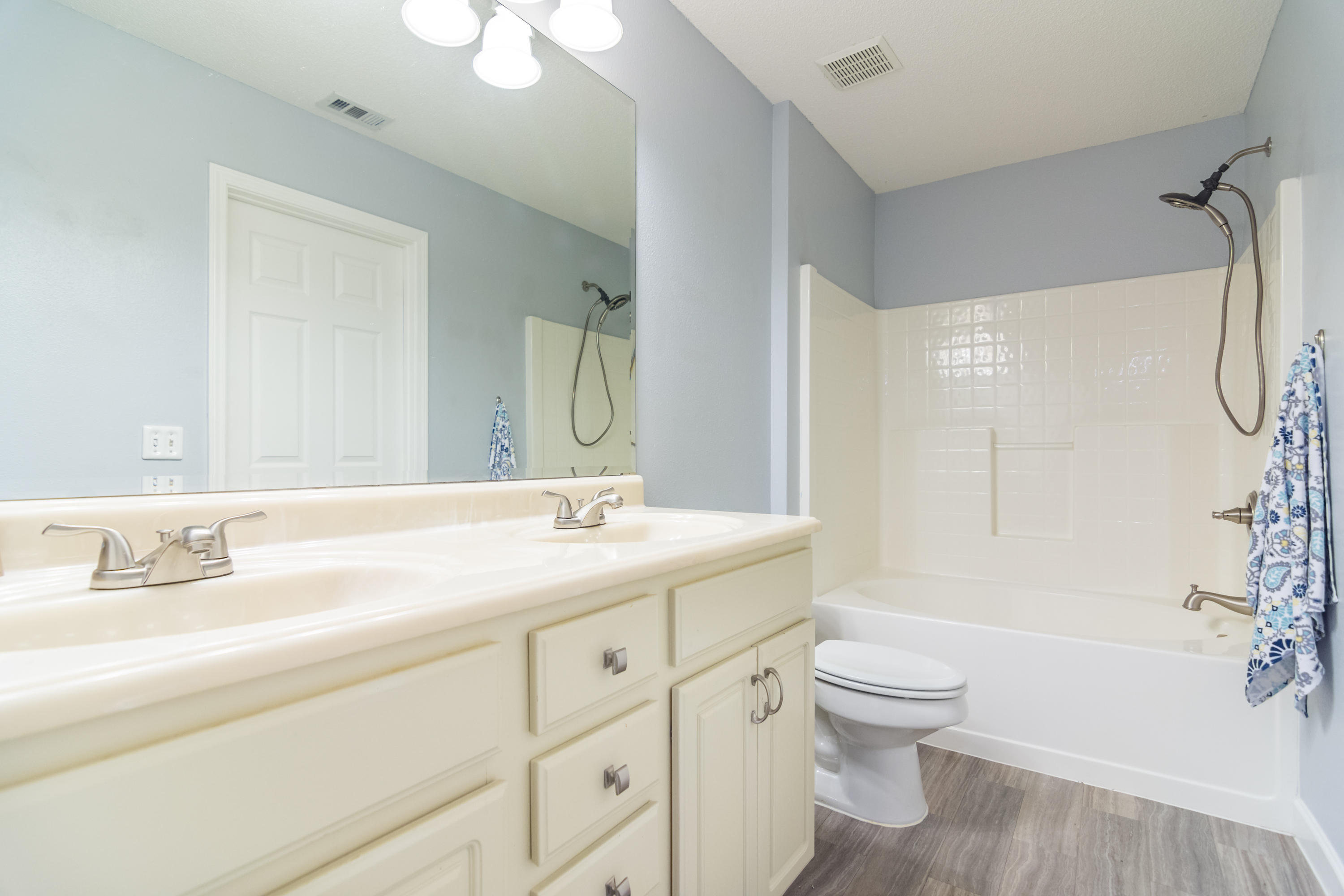 THE PINES - Residential