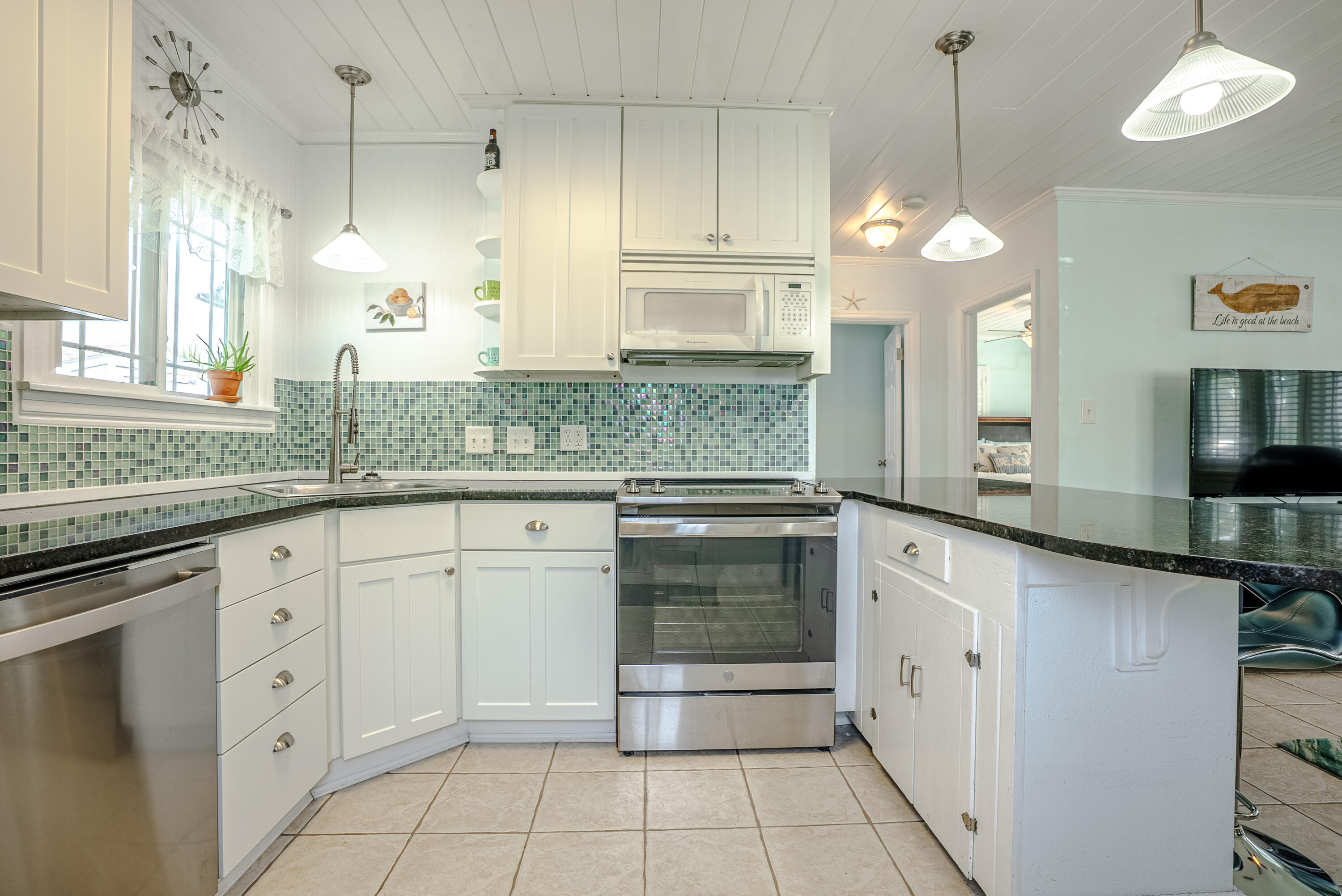 LAGUNA BEACH - Residential