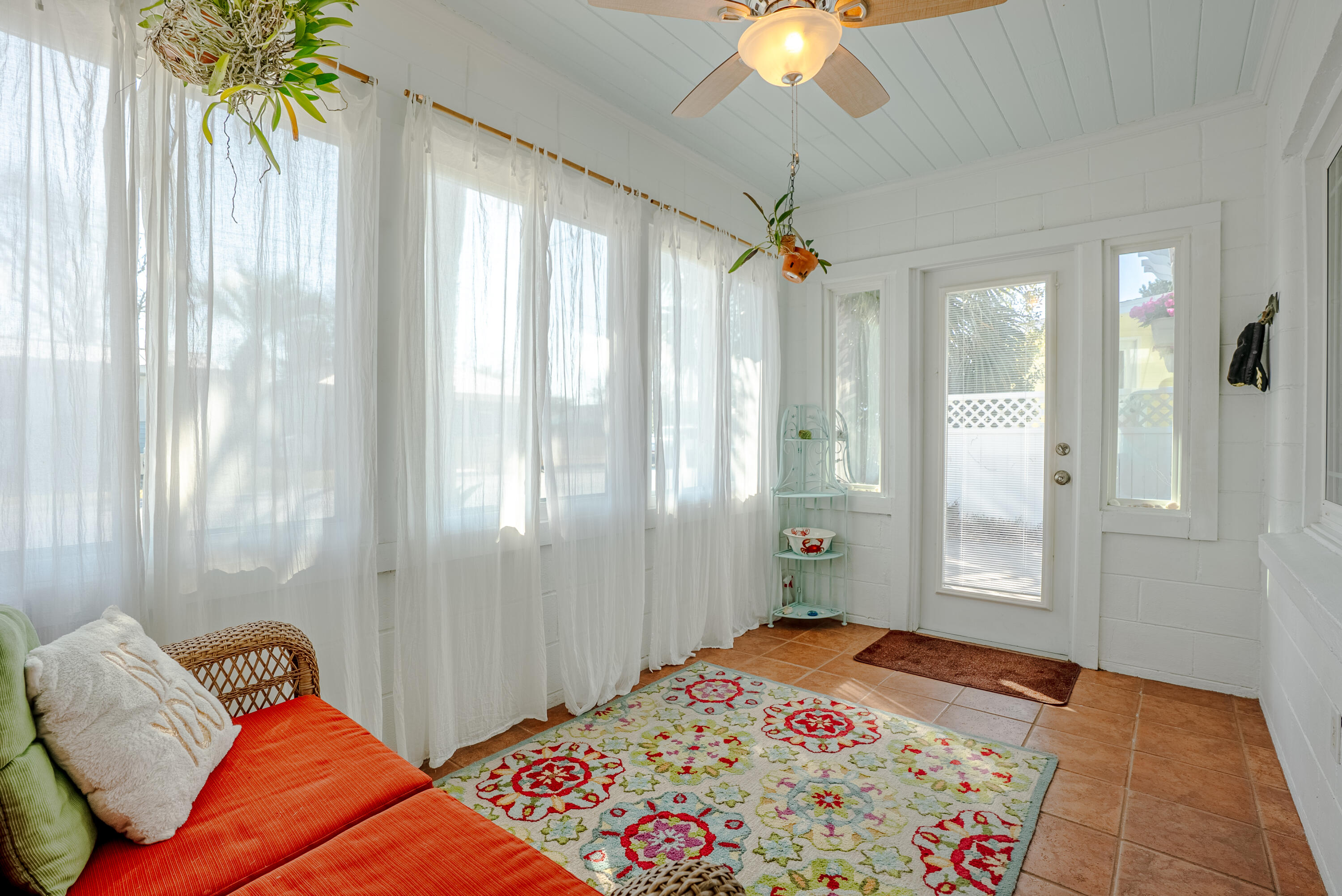 LAGUNA BEACH - Residential