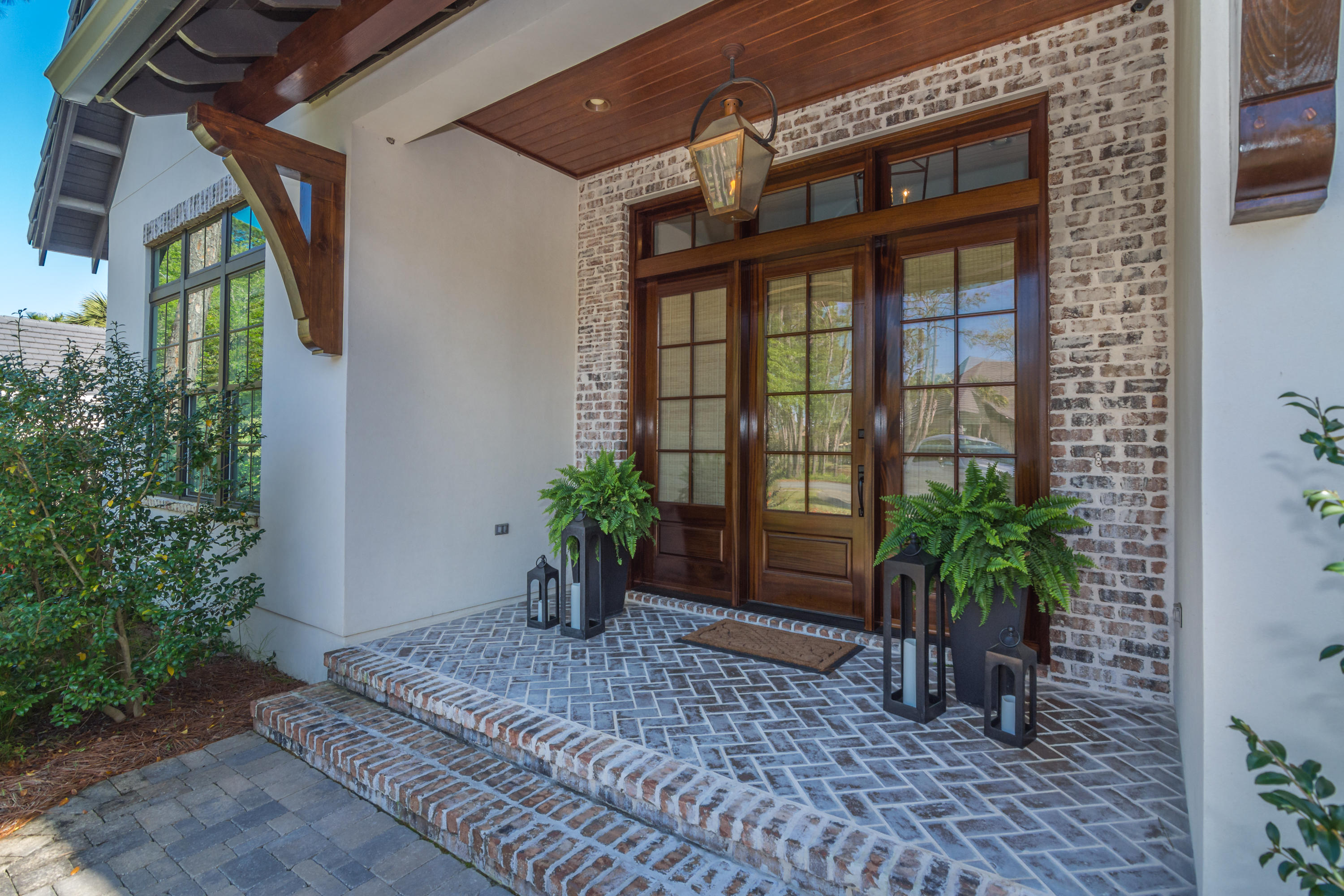 BAYTOWNE AVE EAST - Residential