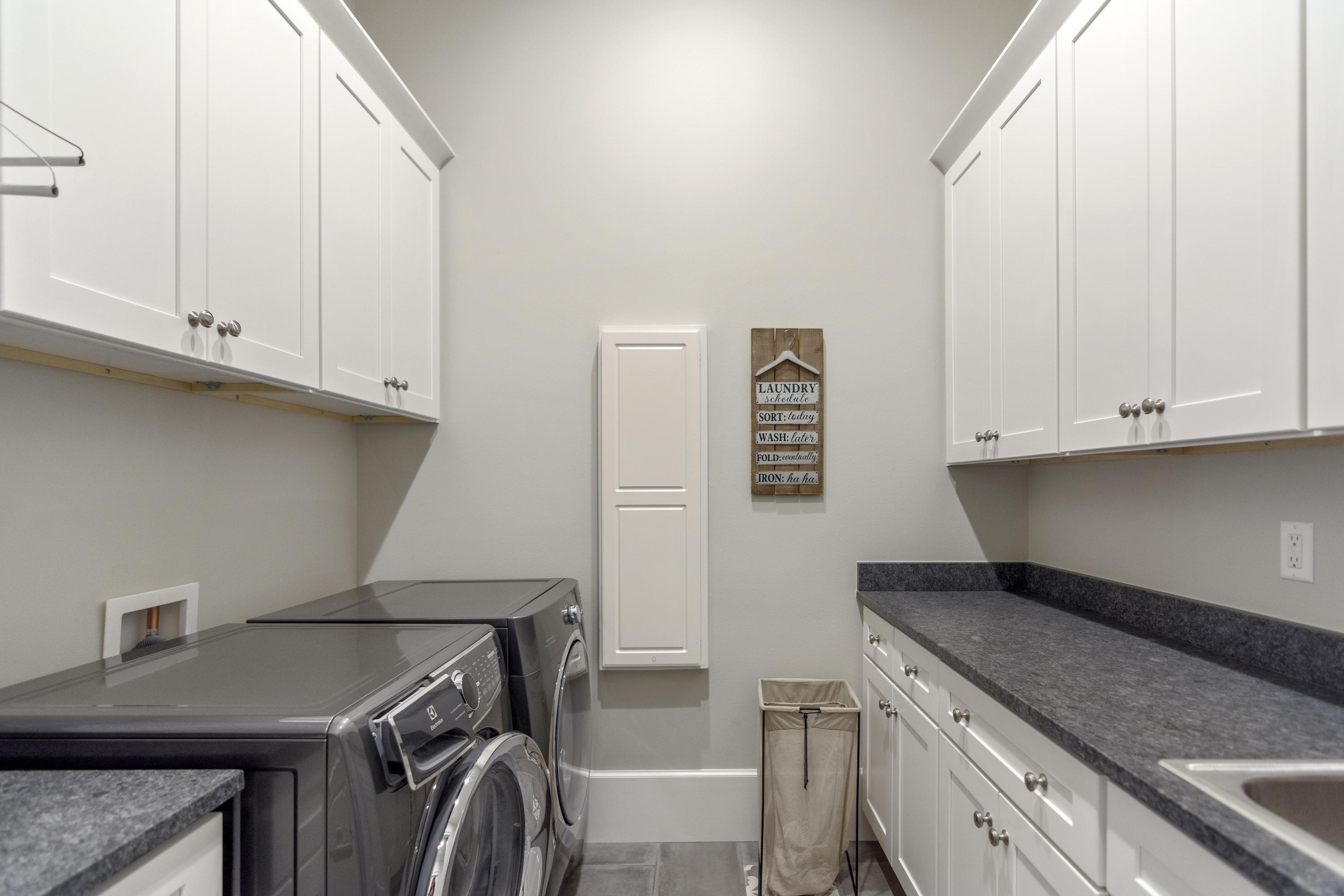 BAYTOWNE AVE EAST - Residential