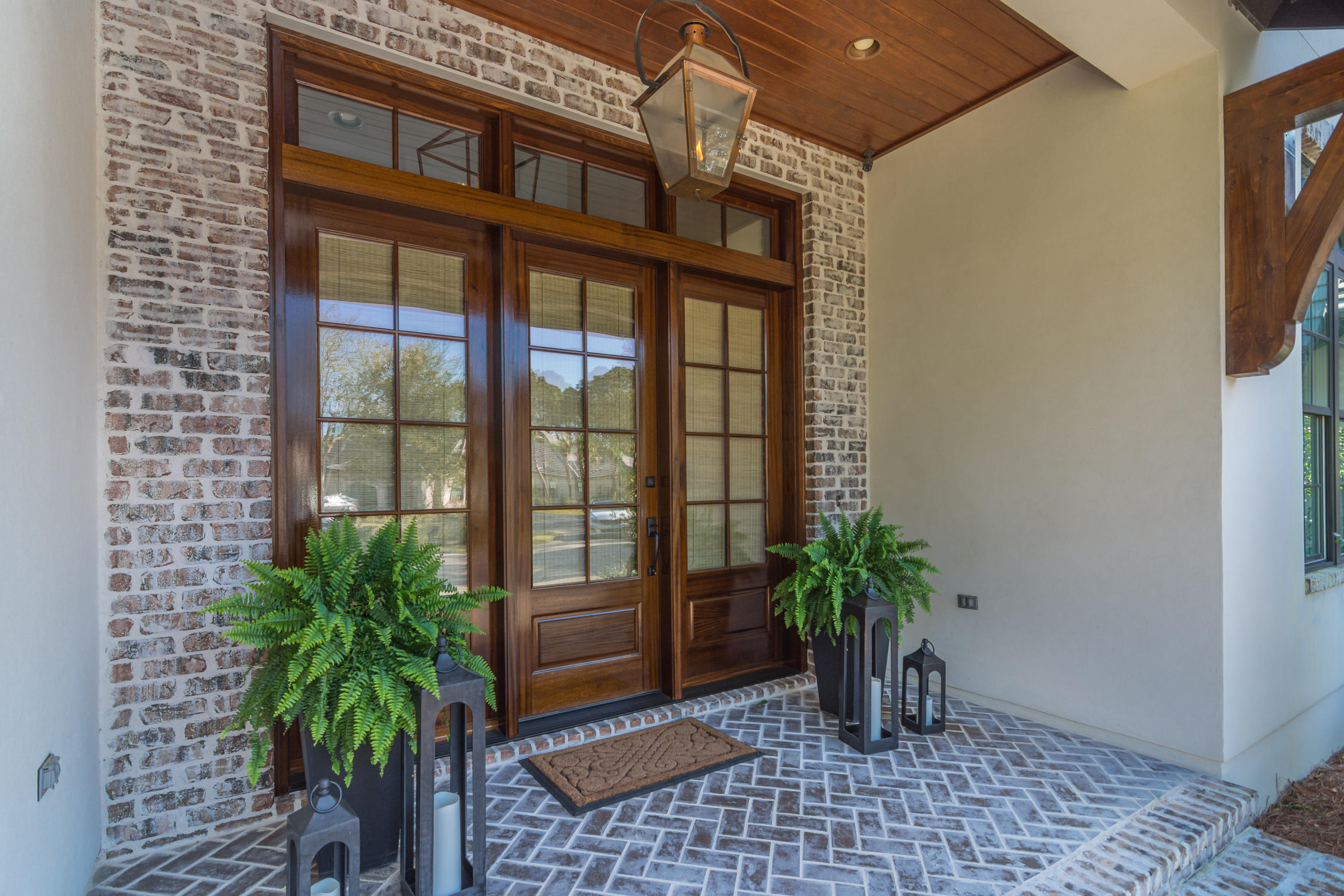 BAYTOWNE AVE EAST - Residential
