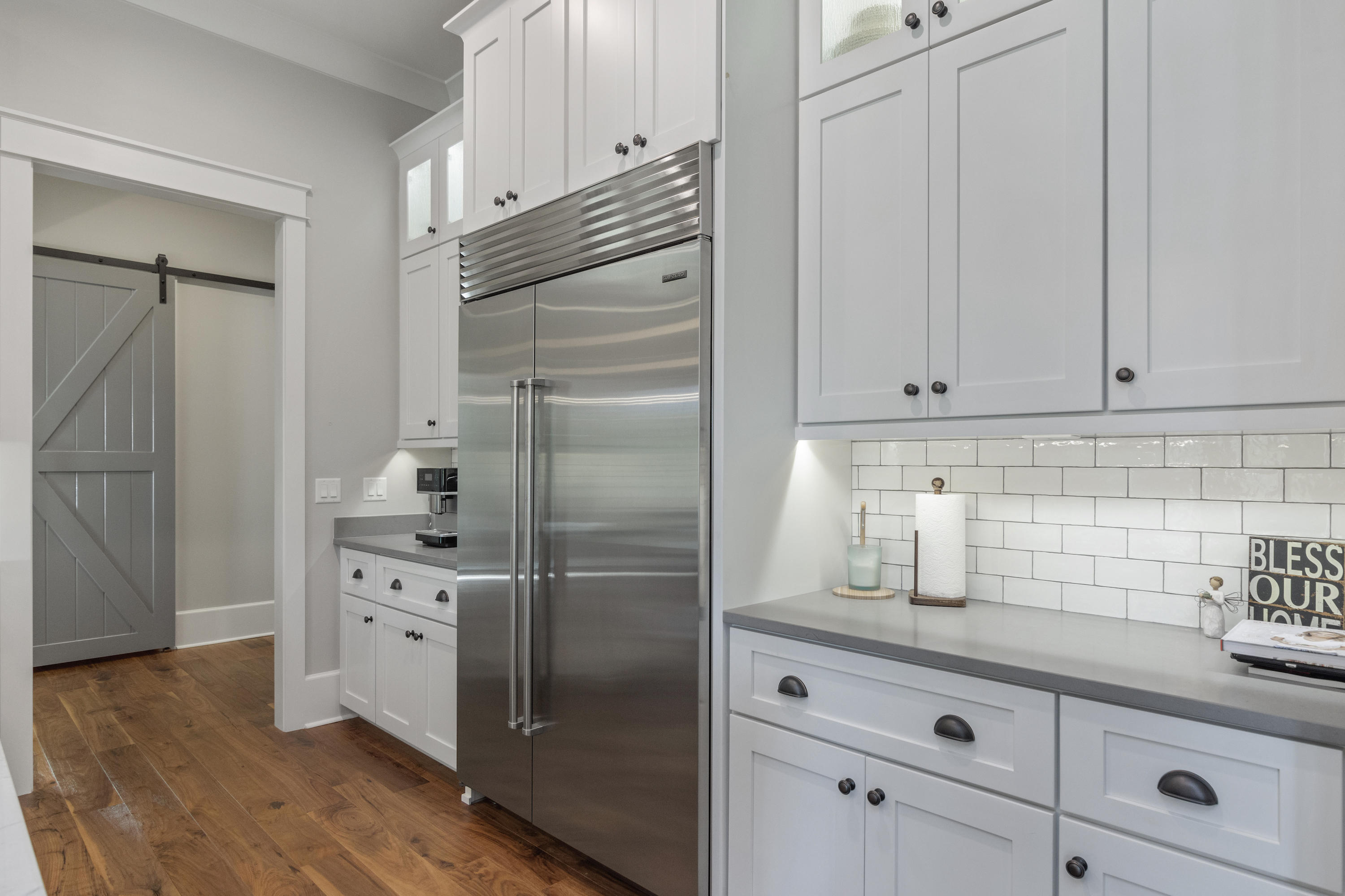 BAYTOWNE AVE EAST - Residential