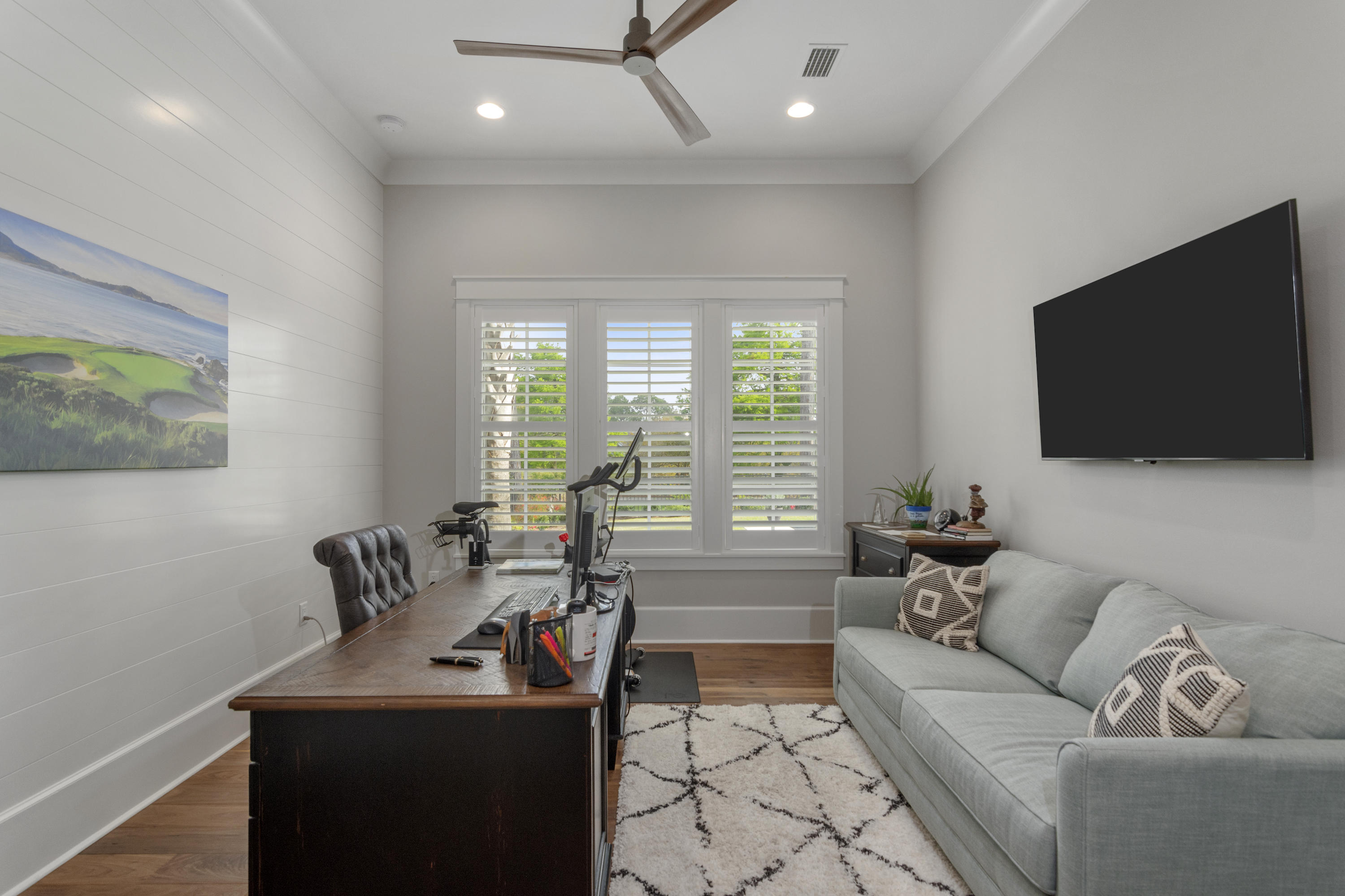 BAYTOWNE AVE EAST - Residential