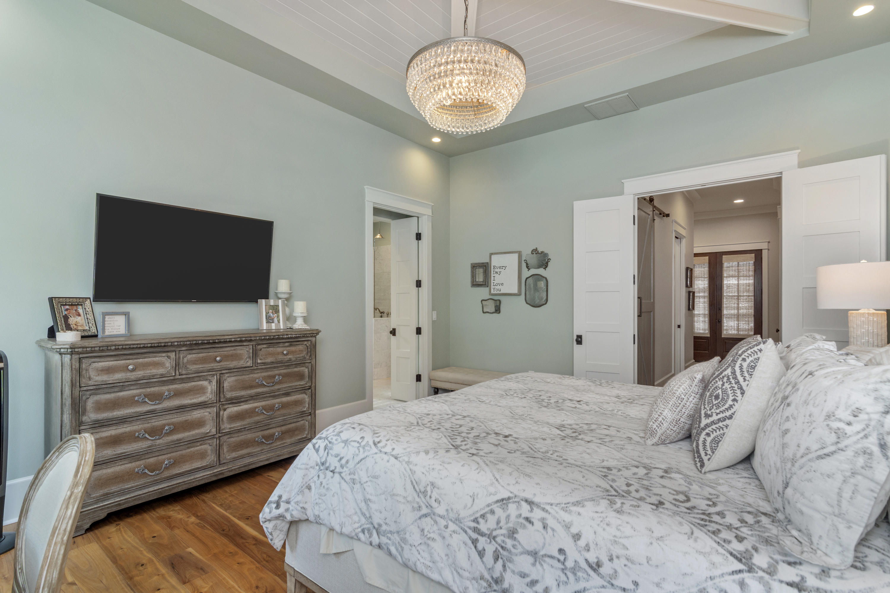 BAYTOWNE AVE EAST - Residential