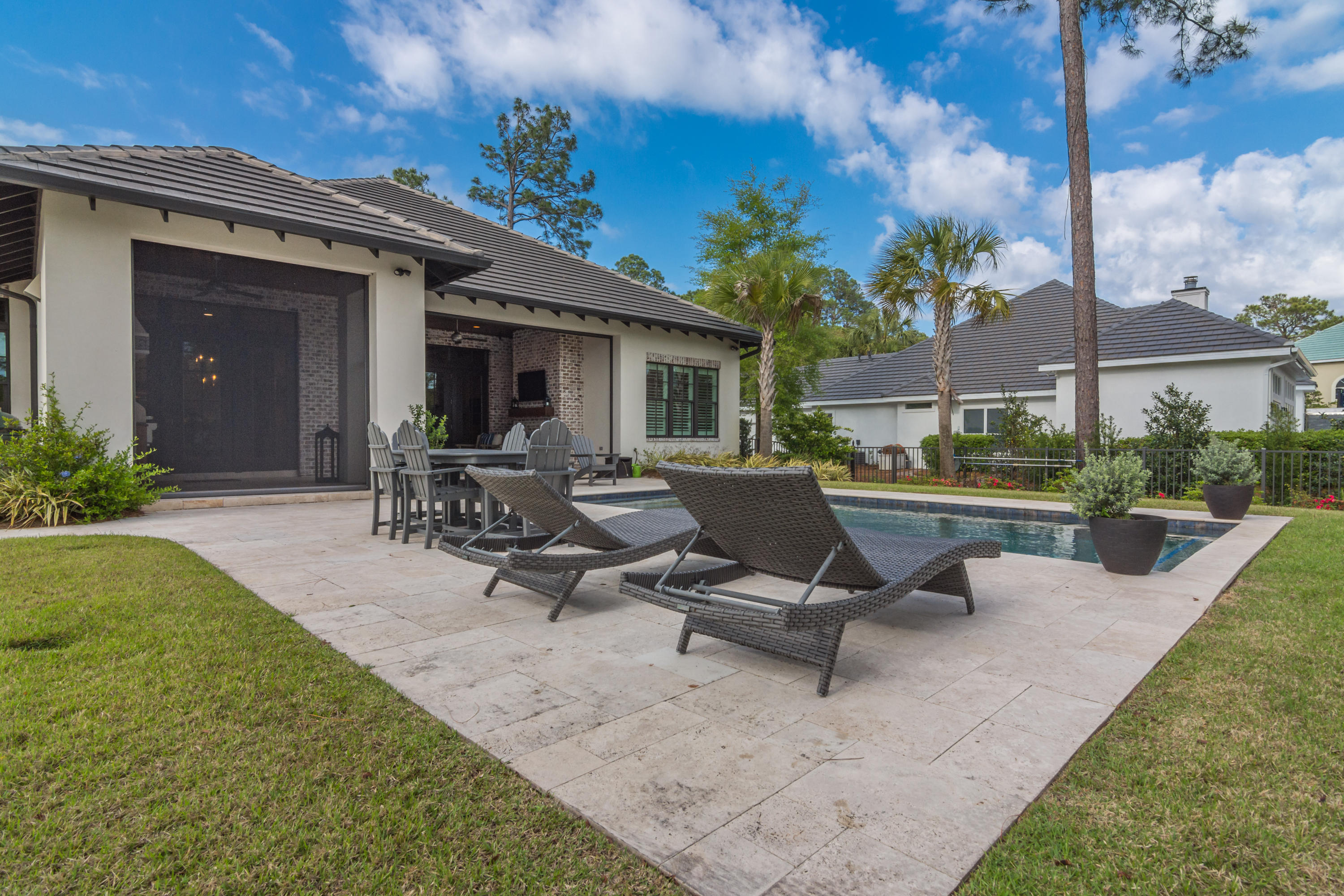 BAYTOWNE AVE EAST - Residential