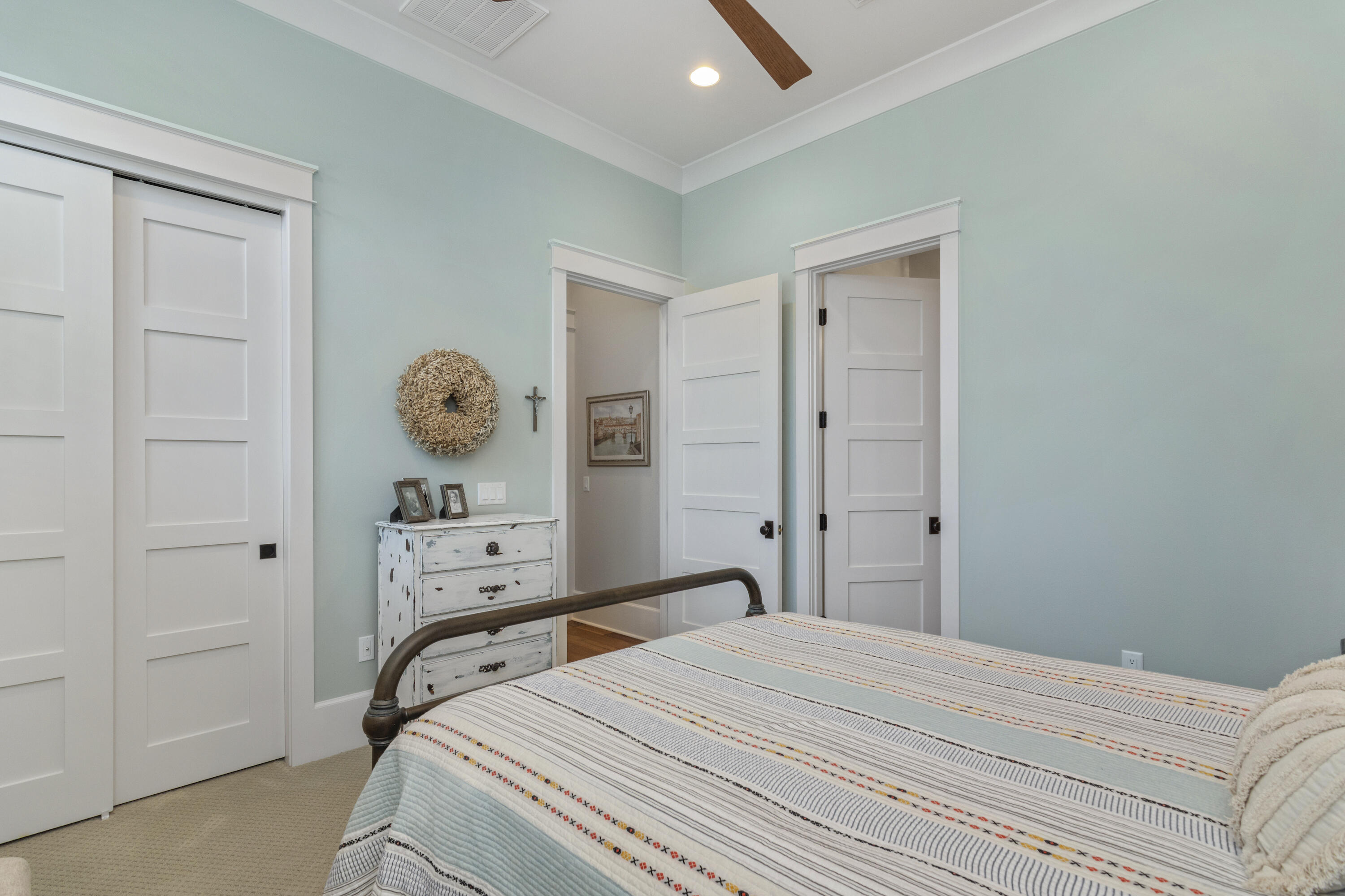 BAYTOWNE AVE EAST - Residential