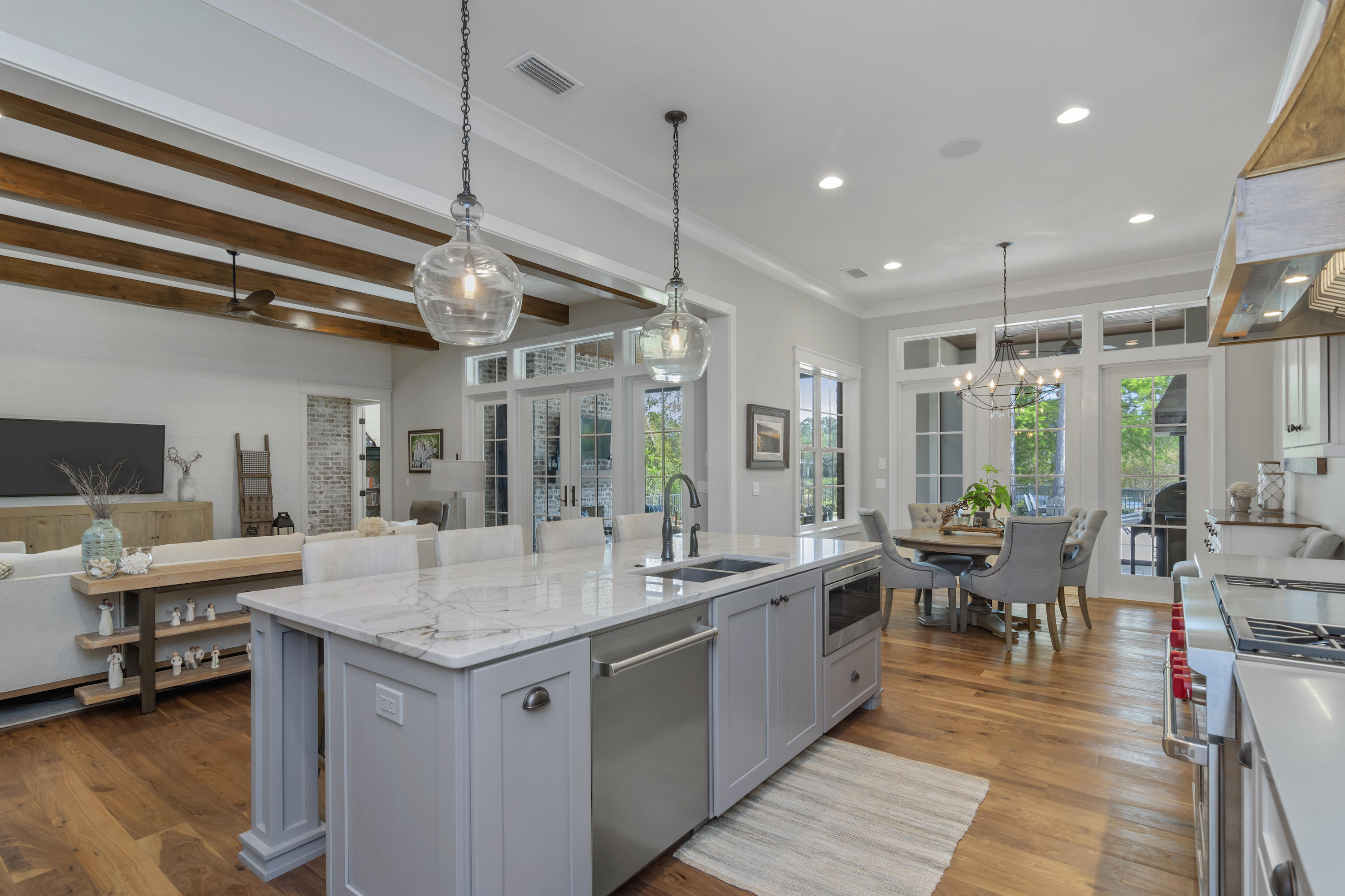 BAYTOWNE AVE EAST - Residential