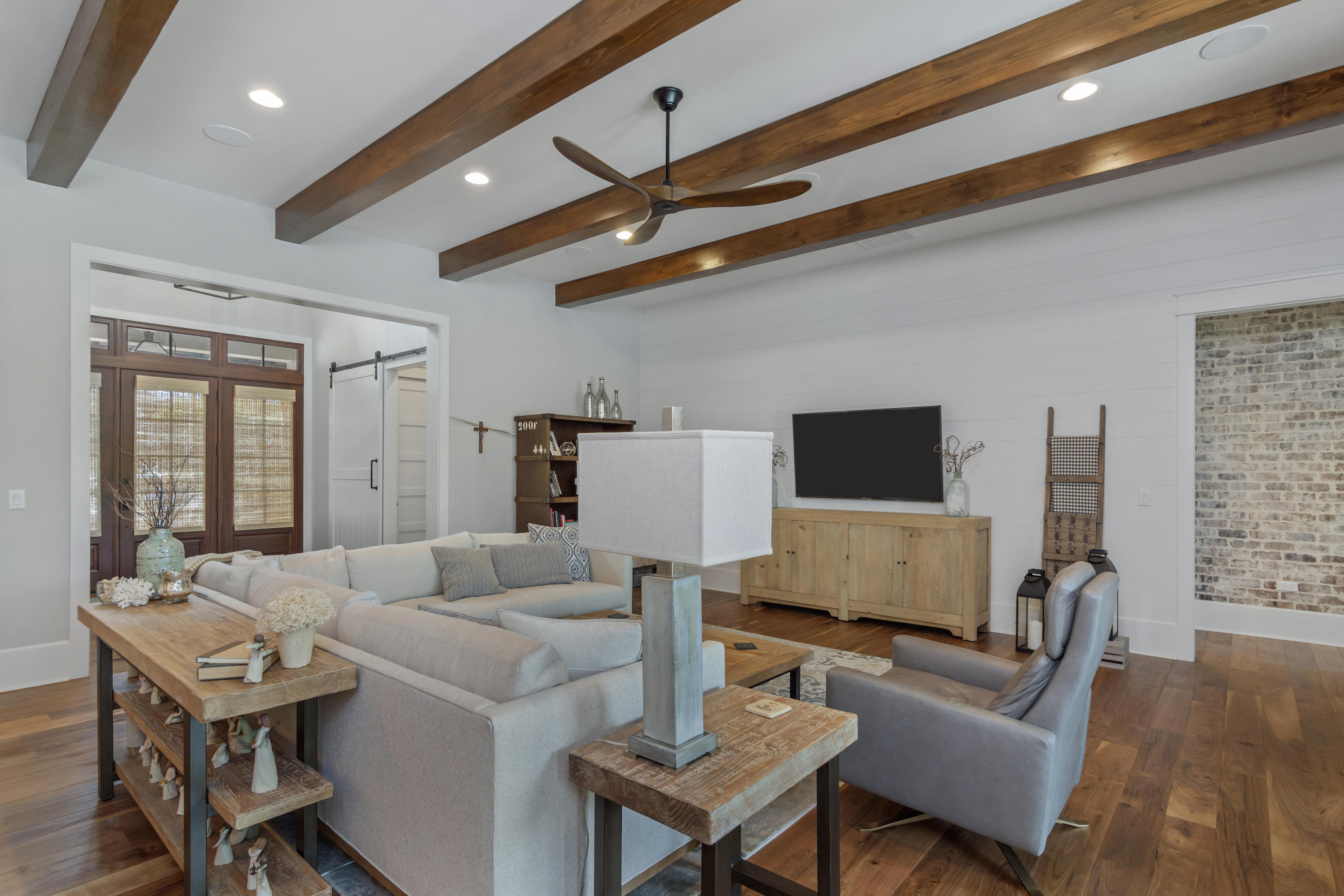 BAYTOWNE AVE EAST - Residential