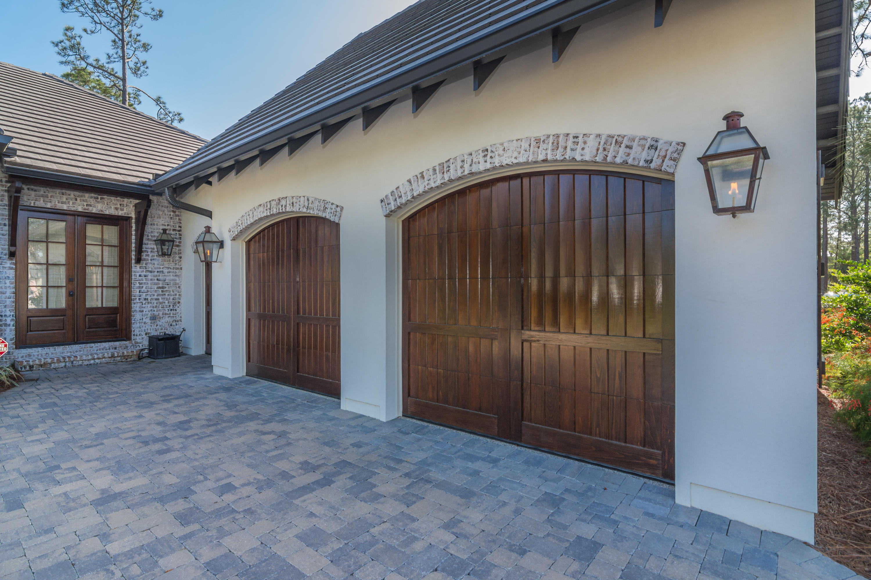 BAYTOWNE AVE EAST - Residential