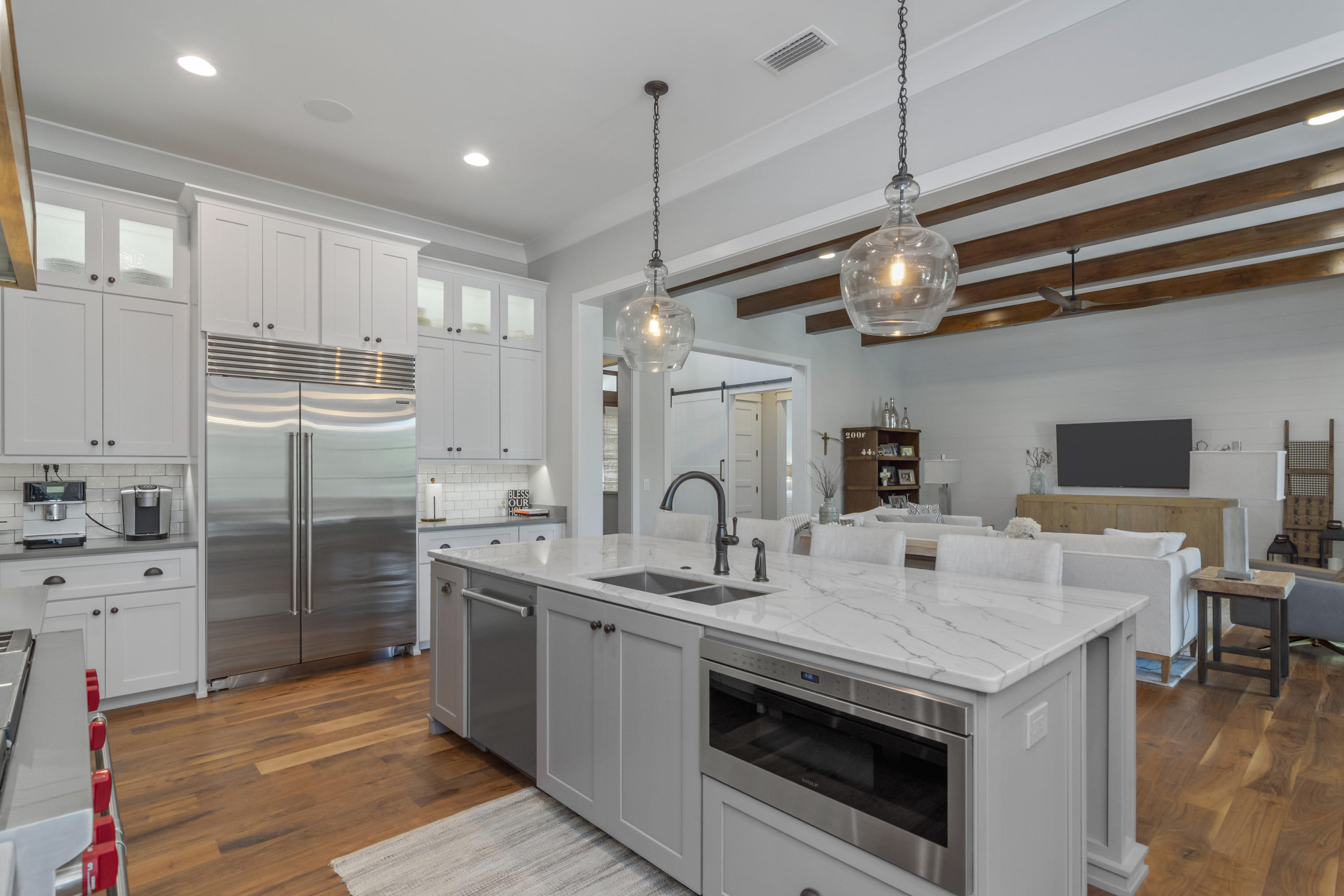 BAYTOWNE AVE EAST - Residential