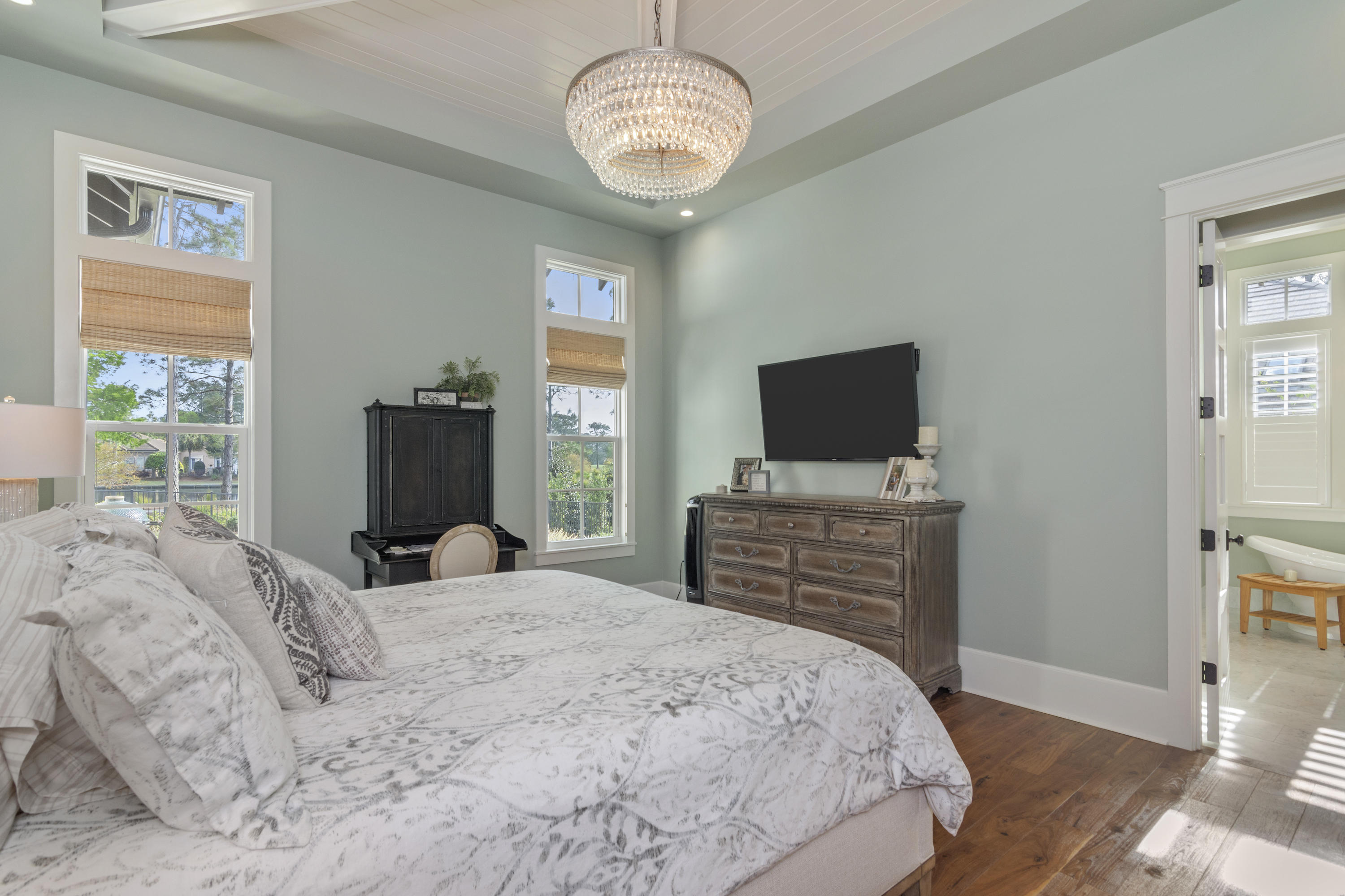 BAYTOWNE AVE EAST - Residential