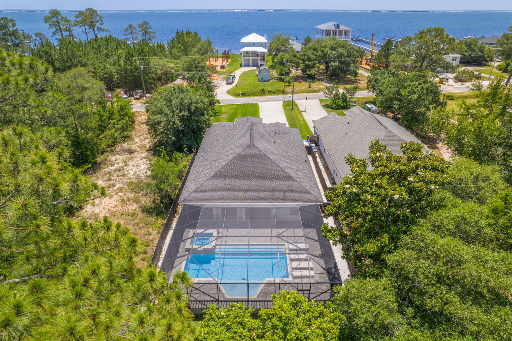 WOODLAWN BEACH - Residential