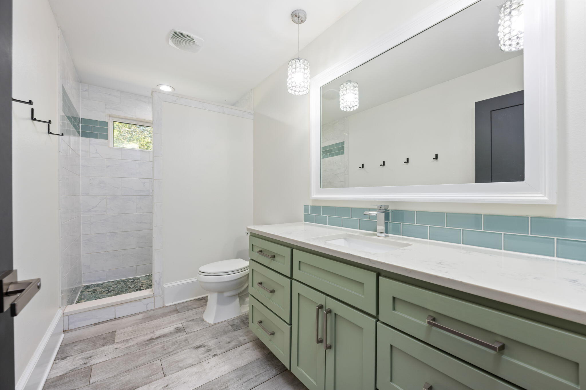 WOODLAWN BEACH - Residential