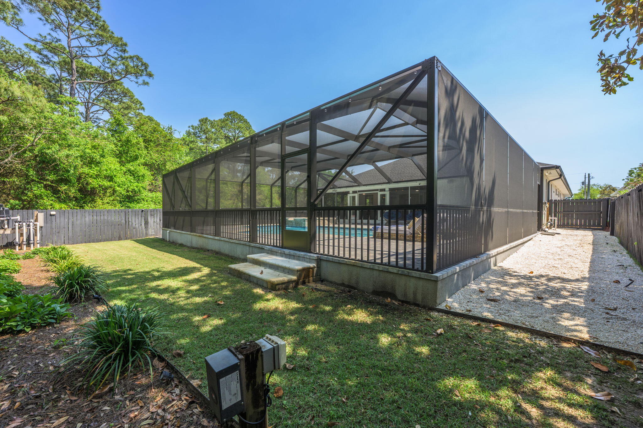 WOODLAWN BEACH - Residential