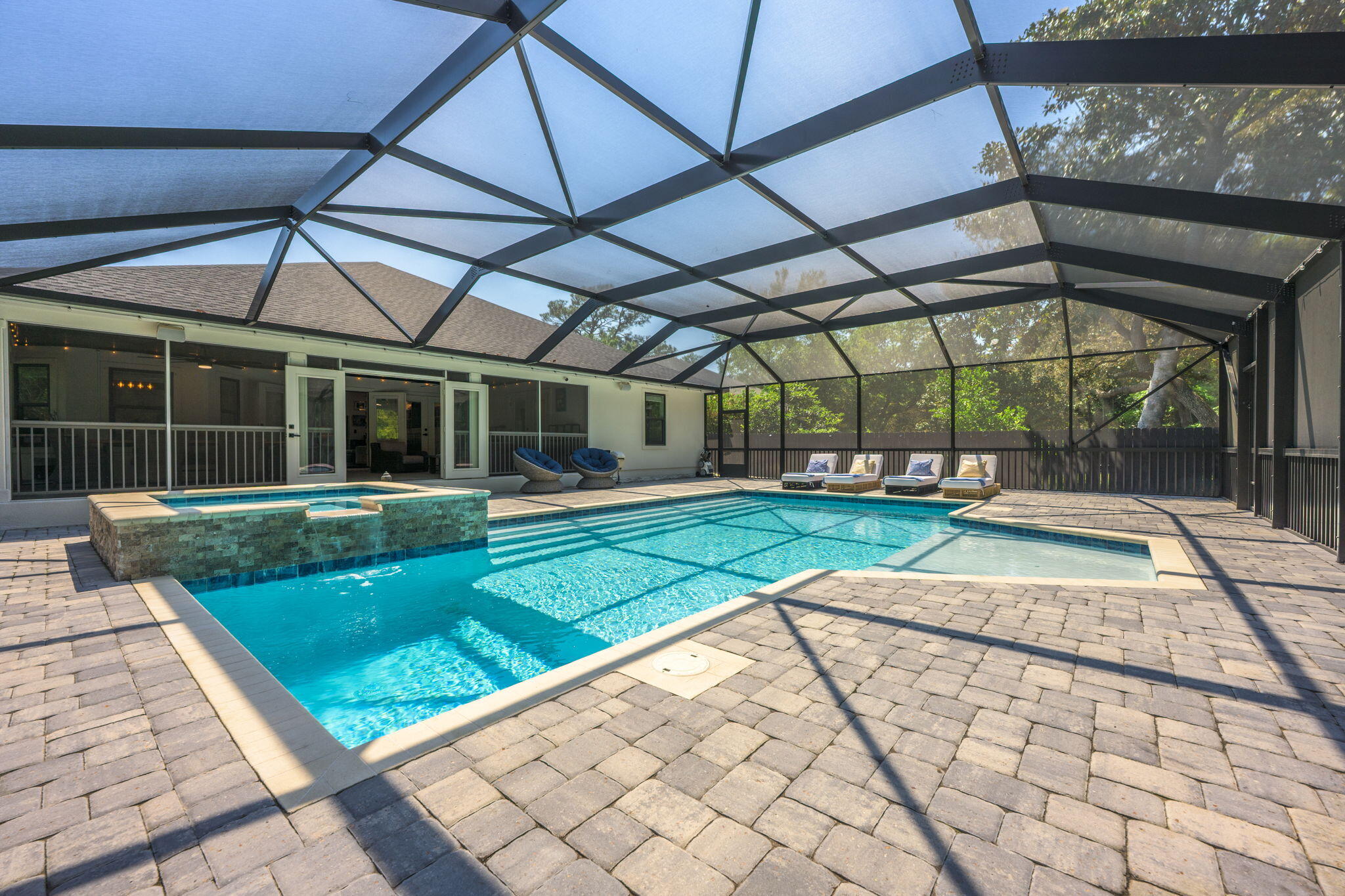 WOODLAWN BEACH - Residential