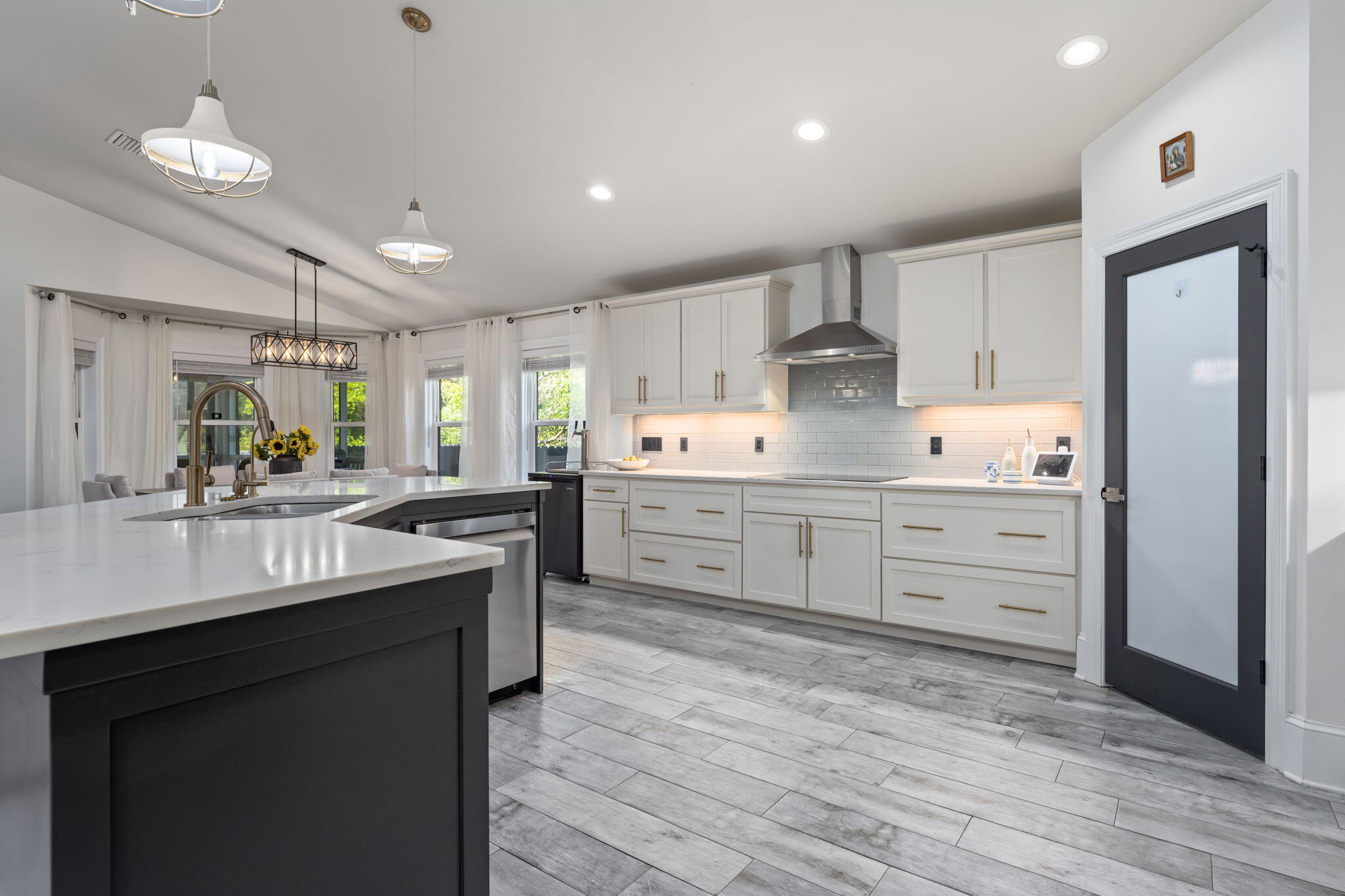 WOODLAWN BEACH - Residential