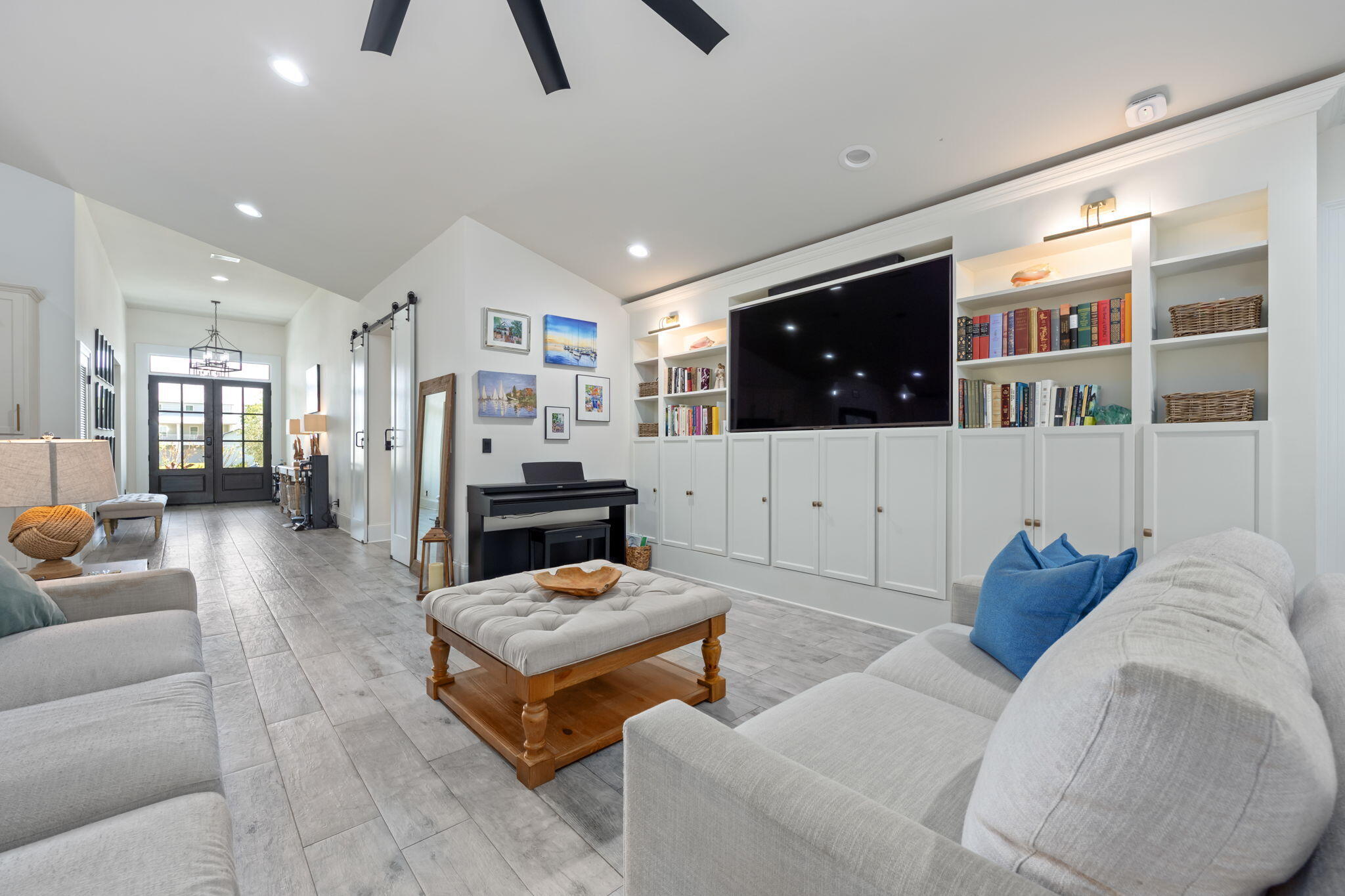 WOODLAWN BEACH - Residential