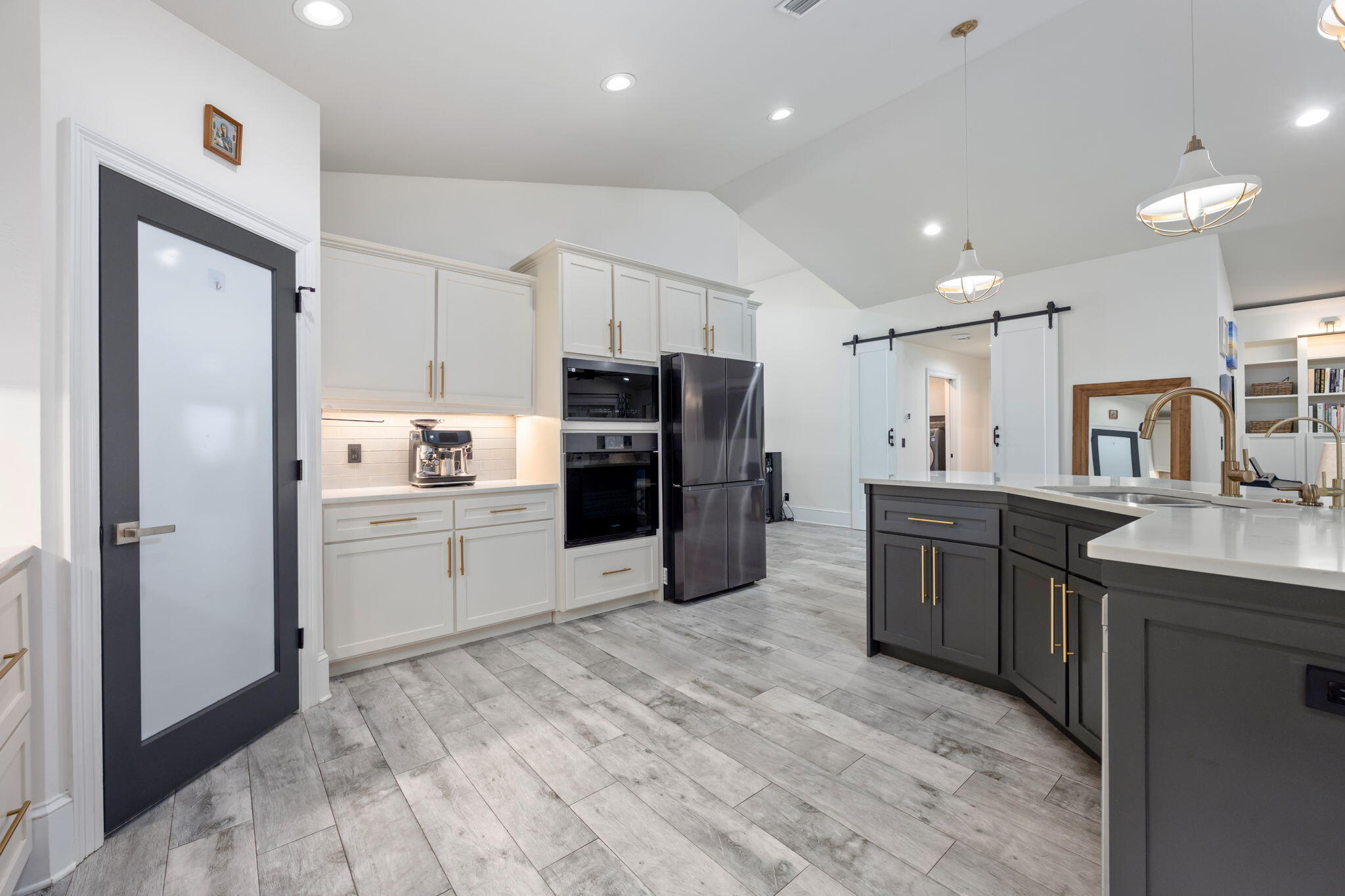 WOODLAWN BEACH - Residential