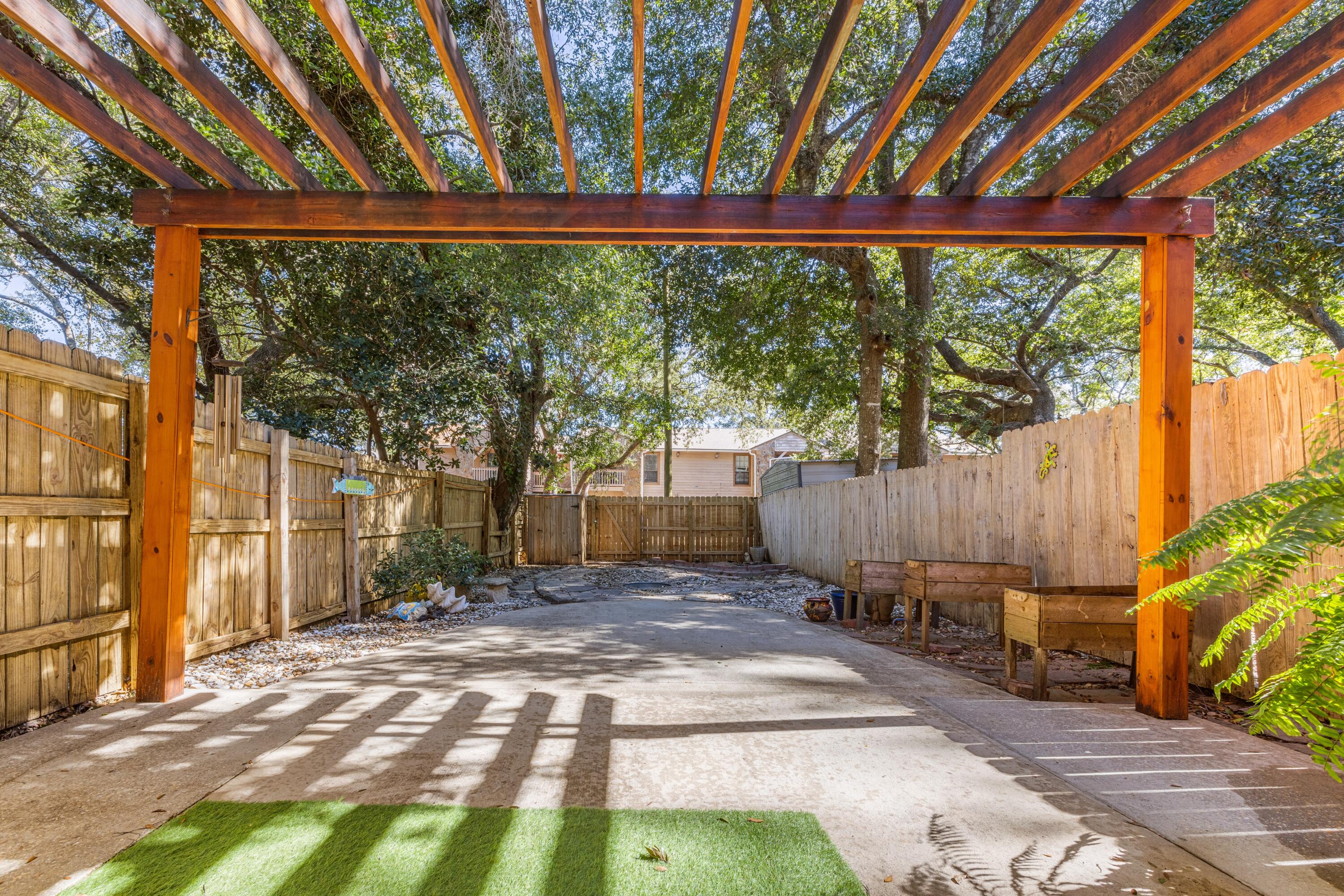 BELL-BROOK ESTATES 1ST ADDN - Residential